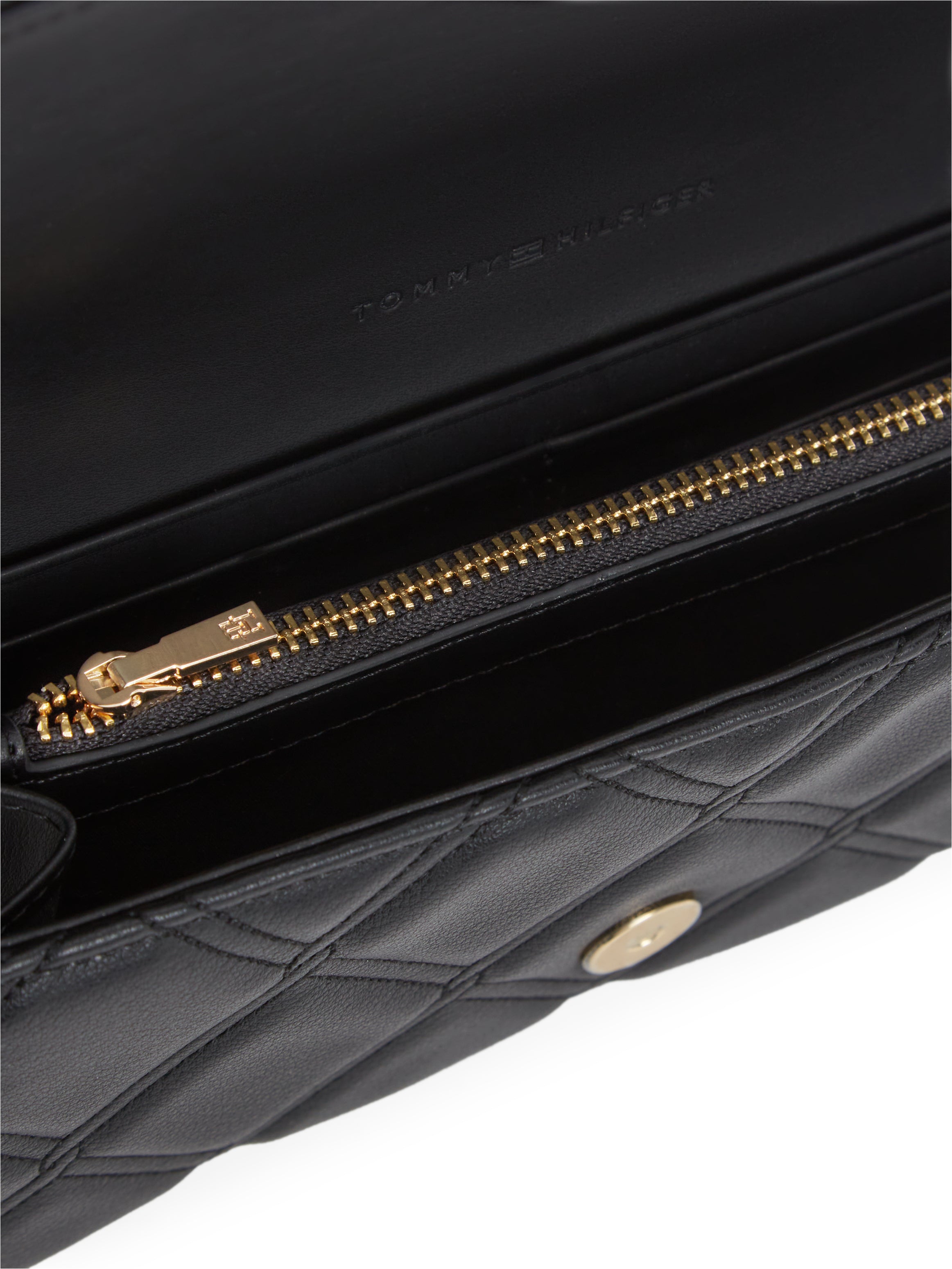 TH FEMININE WALLET ON CHAIN
