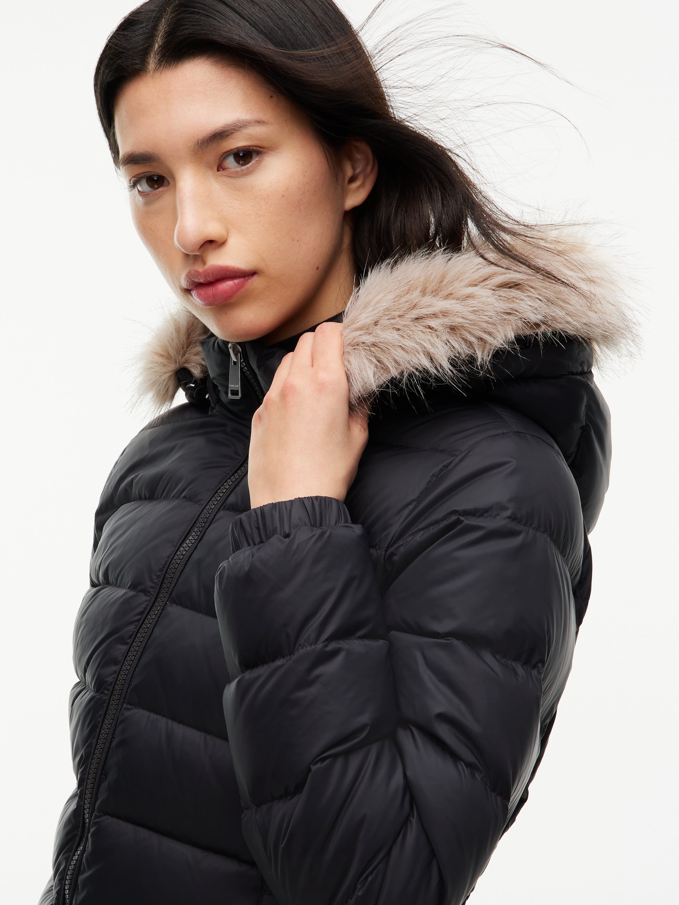 TJW ESSENTIAL HOODED DOWN COAT