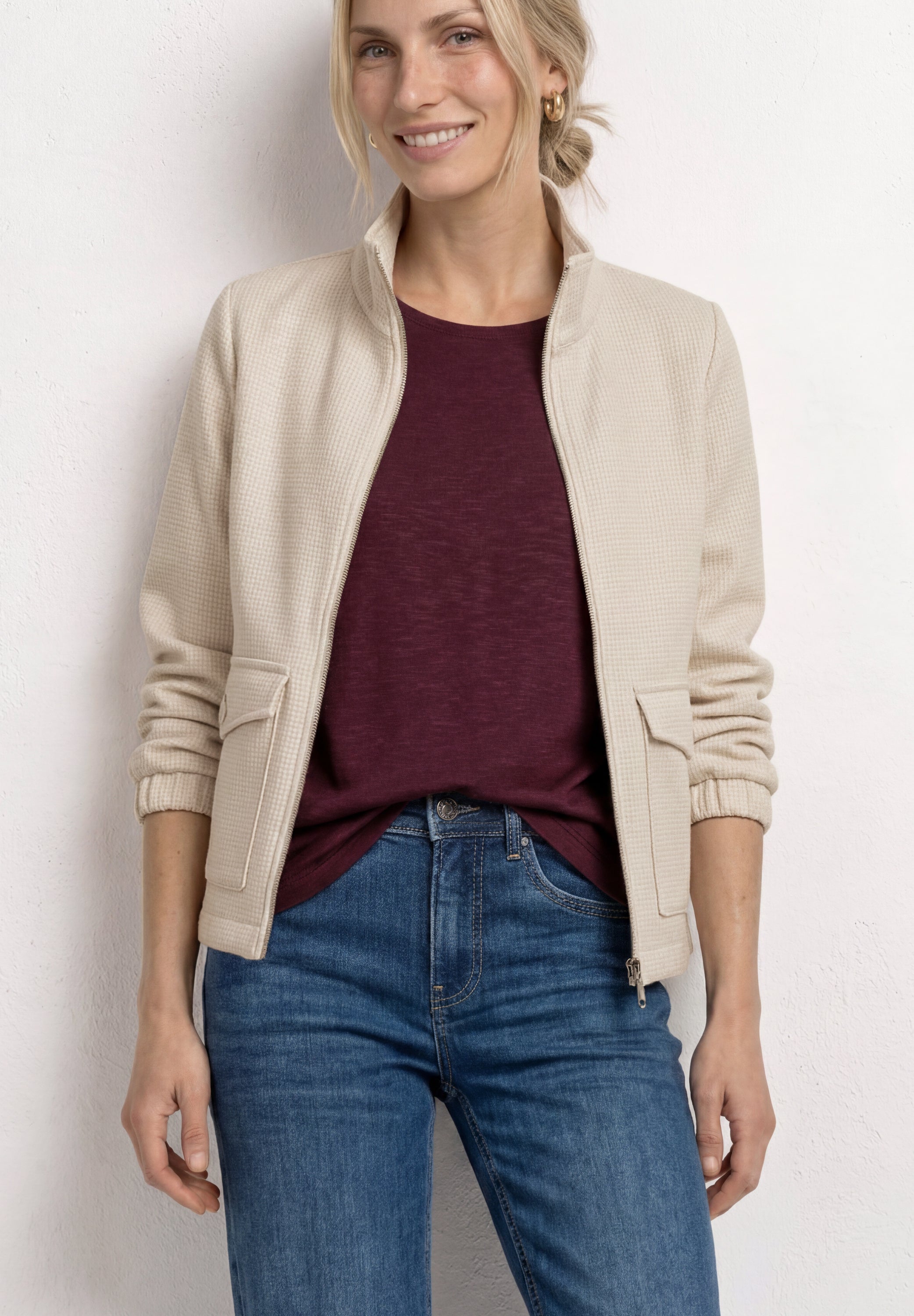 Jacke mit Stehkragen und Zipper