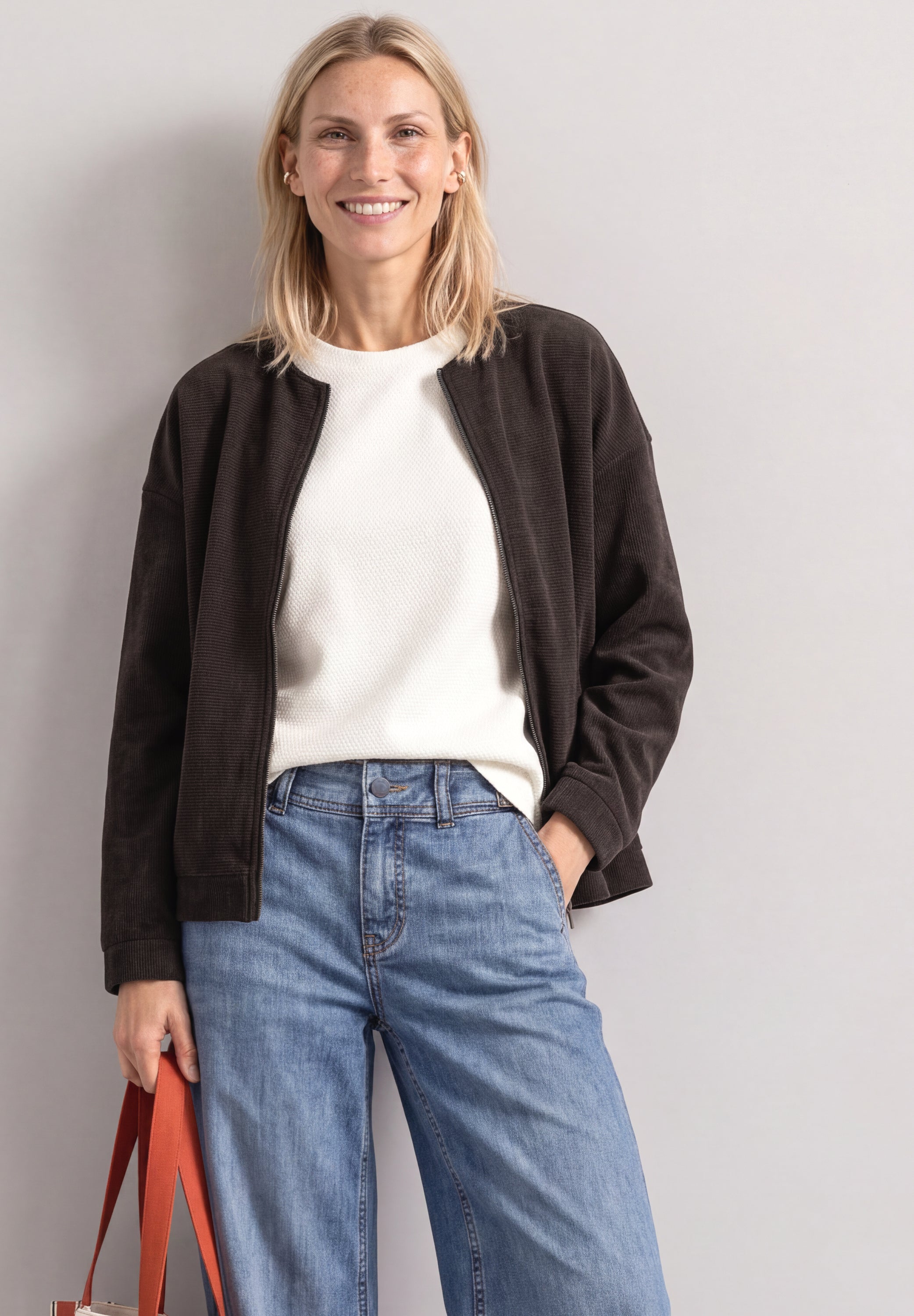 Jacke mit Rundhals in Cord-Optik