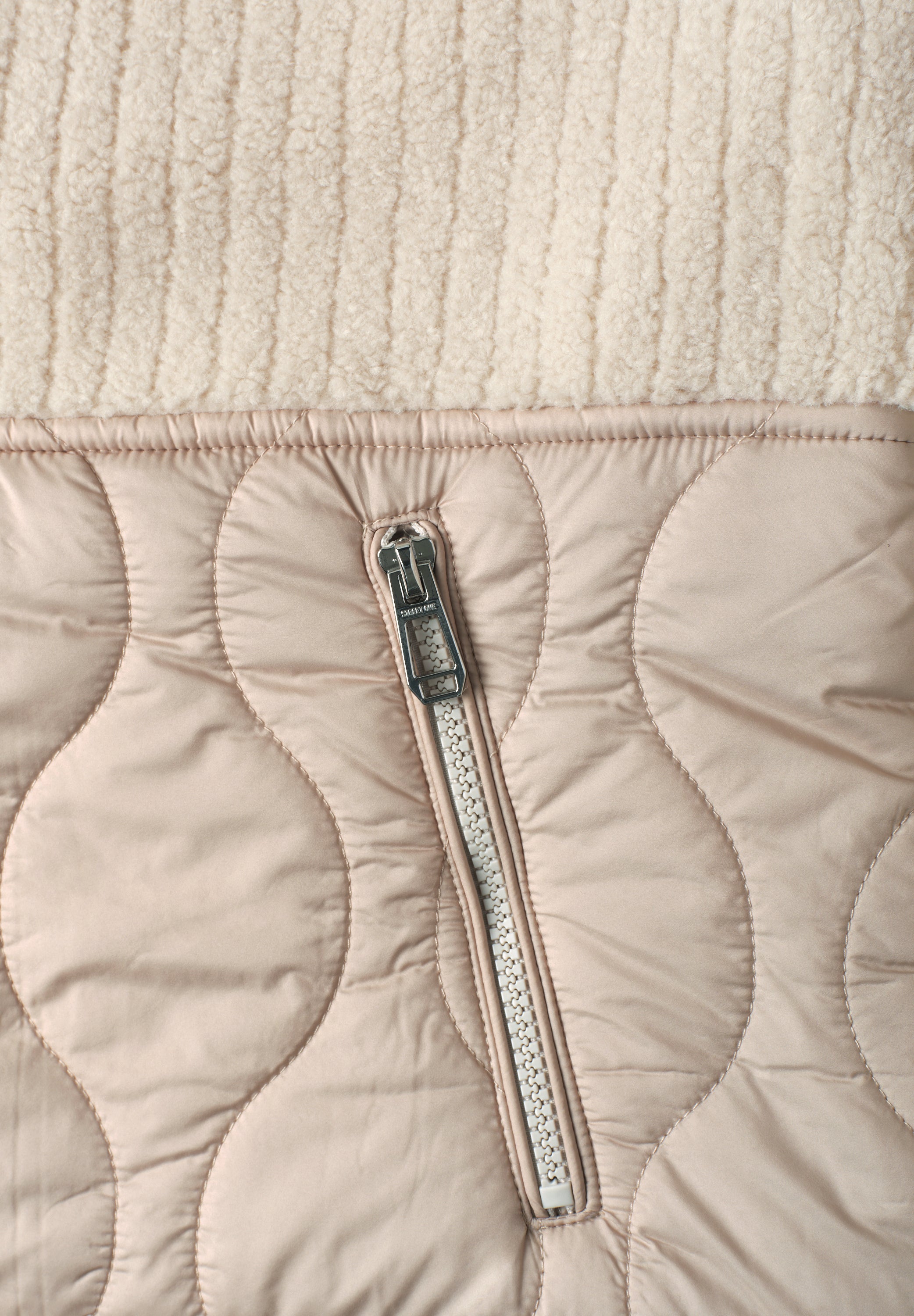 Teddy-Jacke mit Softshelldetails