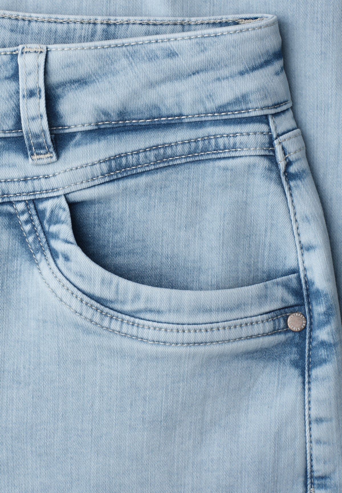 Barrel Leg Jeans im Loose Fit