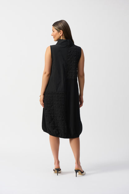 Hüllenkleid ohne Ärmel im Materialmix