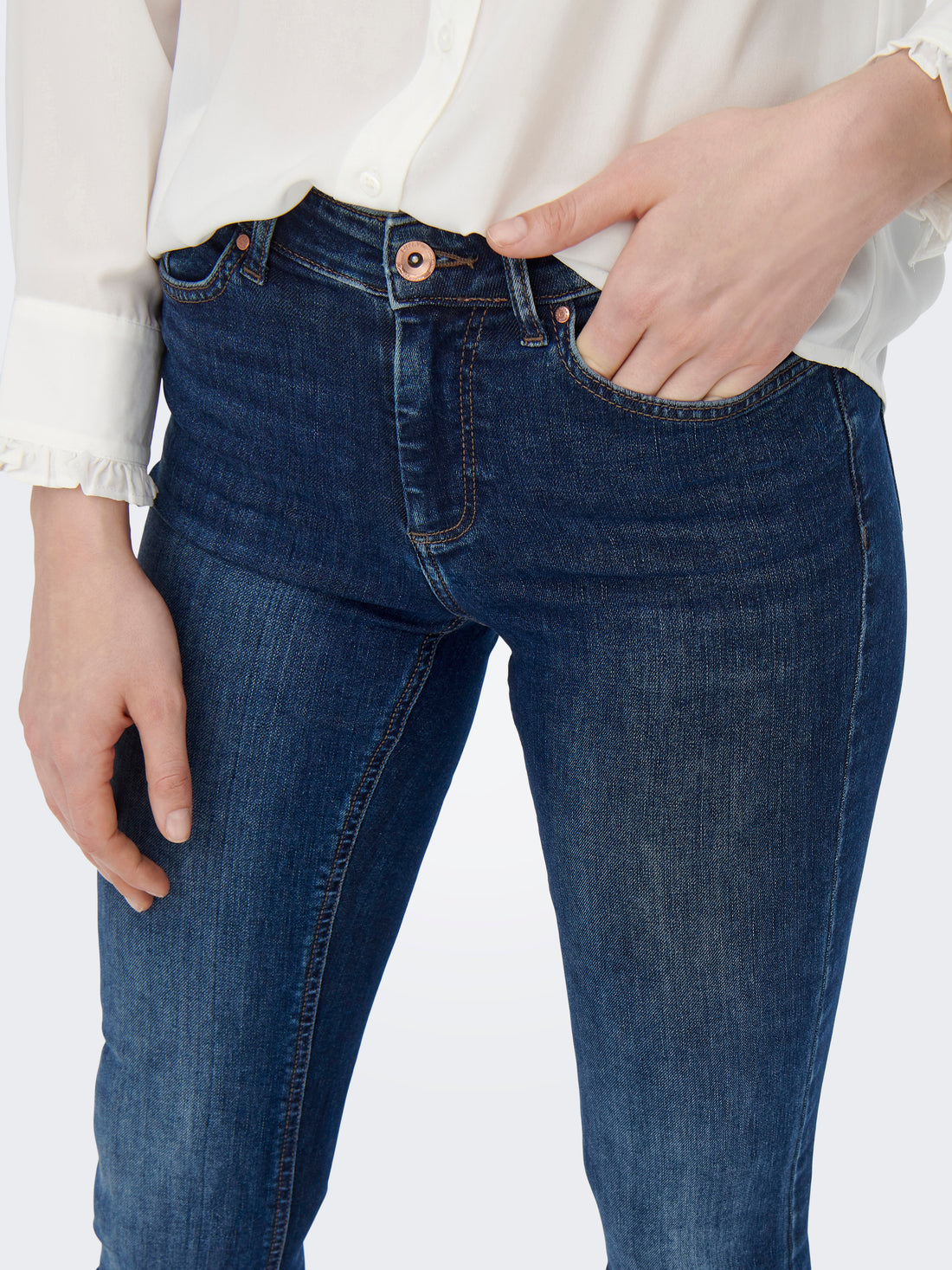 Bestseller Flared Fit Jeans Damen Schlaghose Mittlere Taille Gürtelschlaufen