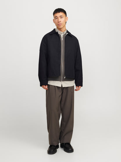 Bestseller Fliegerjacke für Erwachsene mit Fly-Away Kragen für einen edgy Look