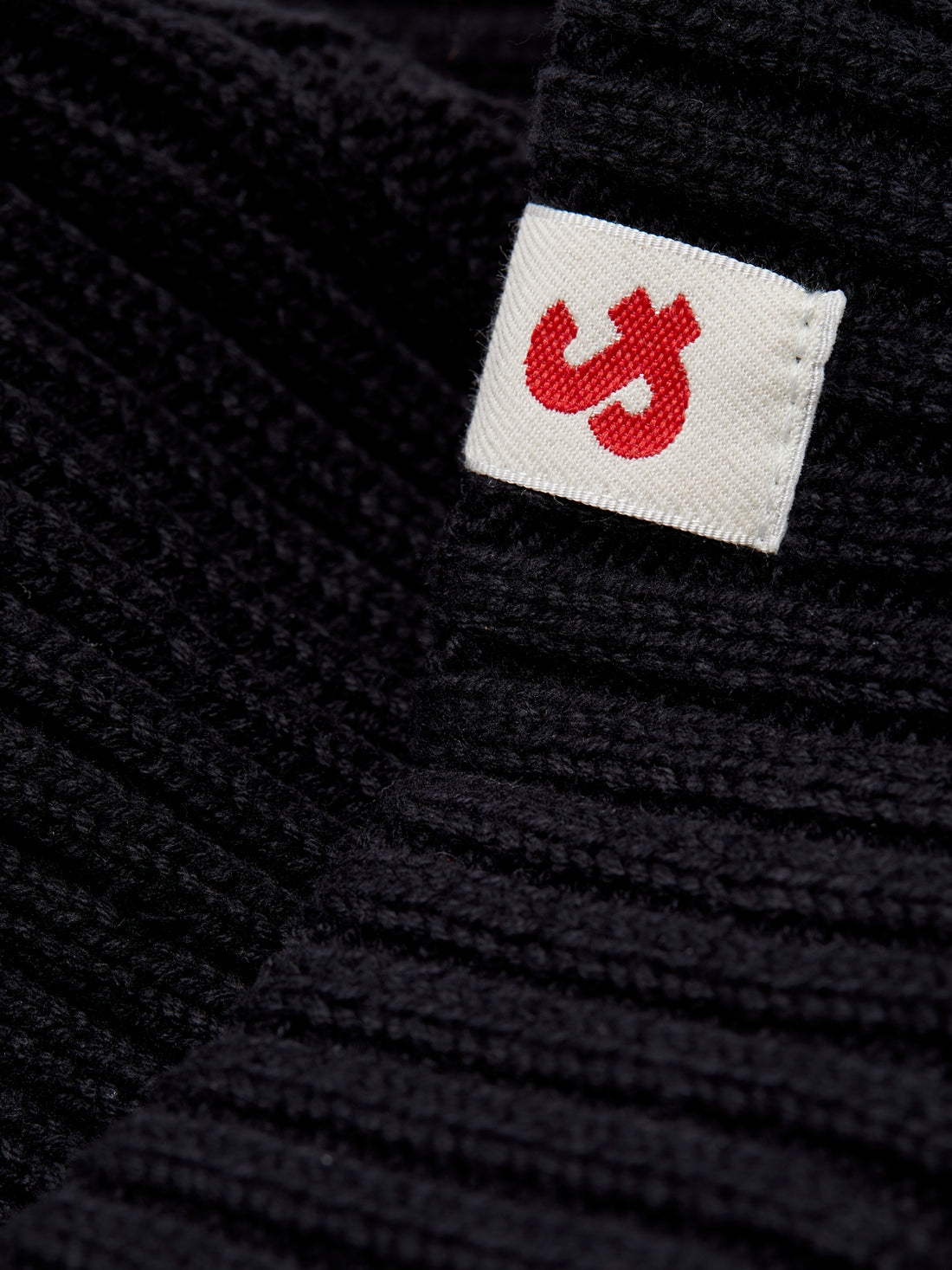 Bestseller Strickmütze für Erwachsene mit Abzeichen