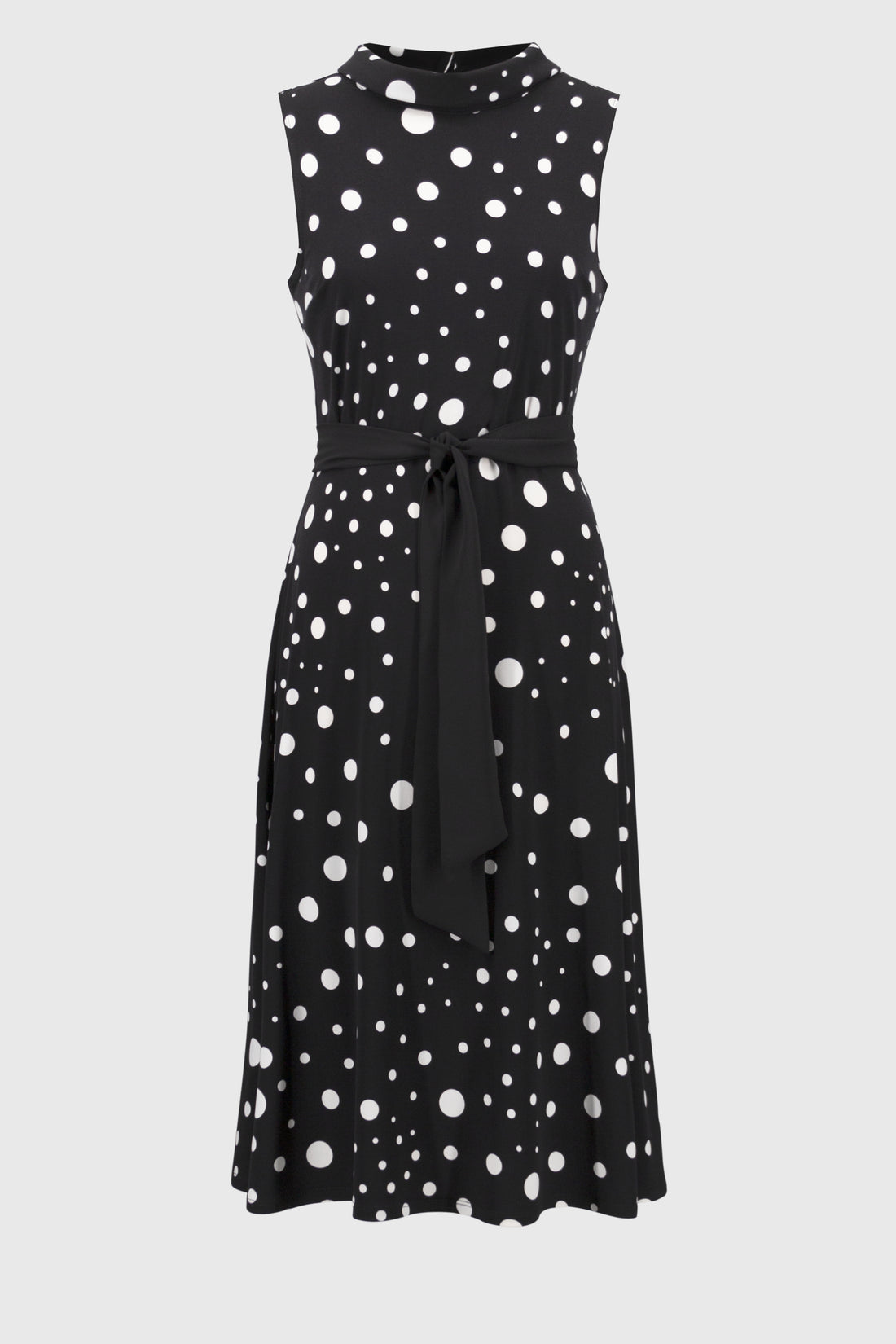 Ausgestelltes Jerseykleid mit Punktemuster
