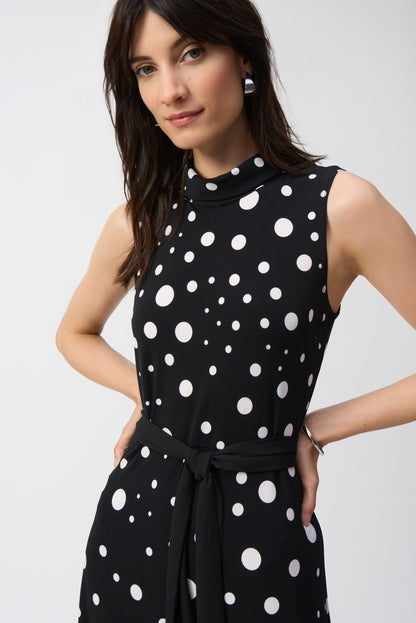 Ausgestelltes Jerseykleid mit Punktemuster
