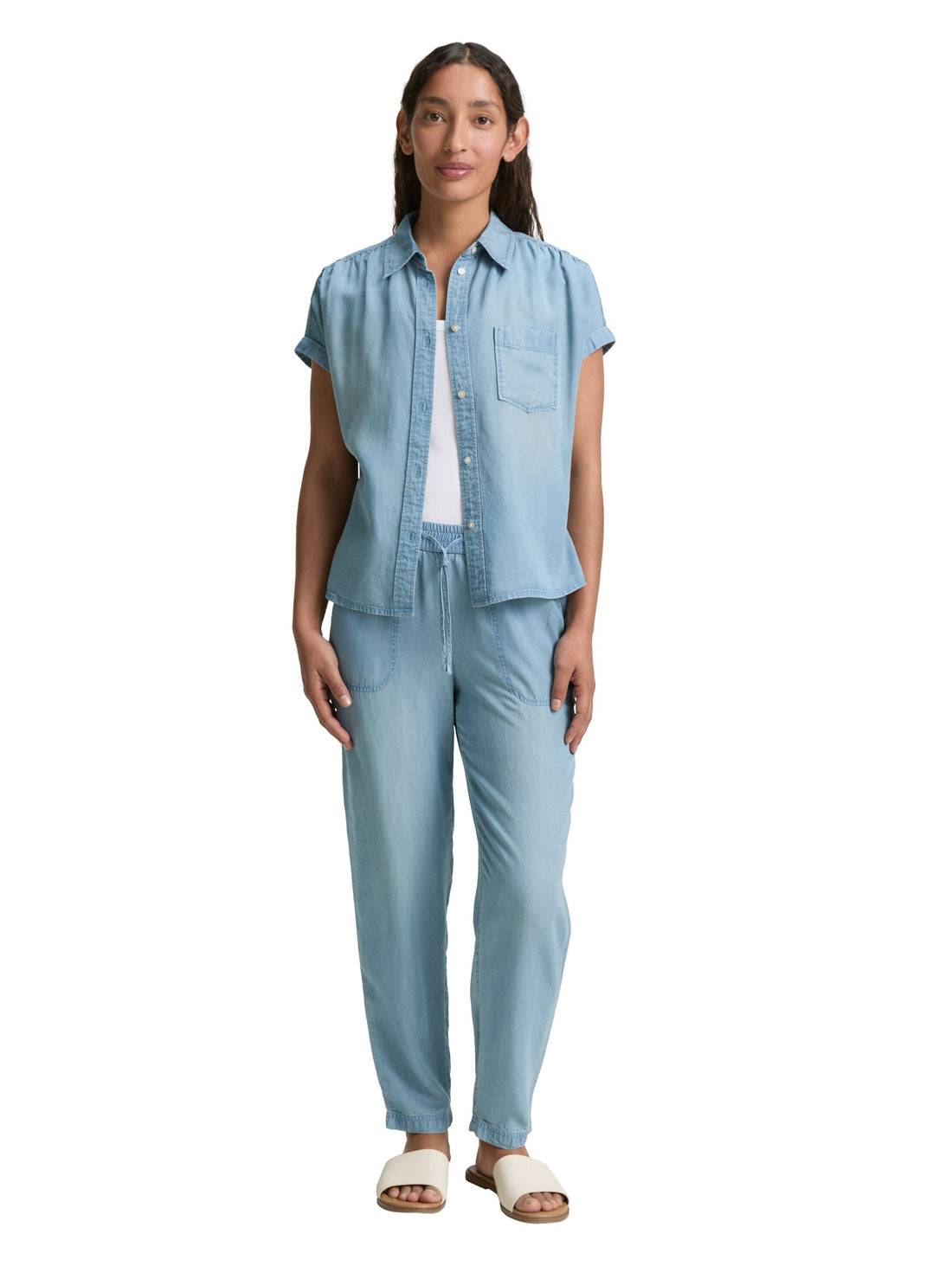 Tom Tailor Denim Bluse aus Jeansstoff mit Brusttasche und seitlichen Schlitzen für Frauen