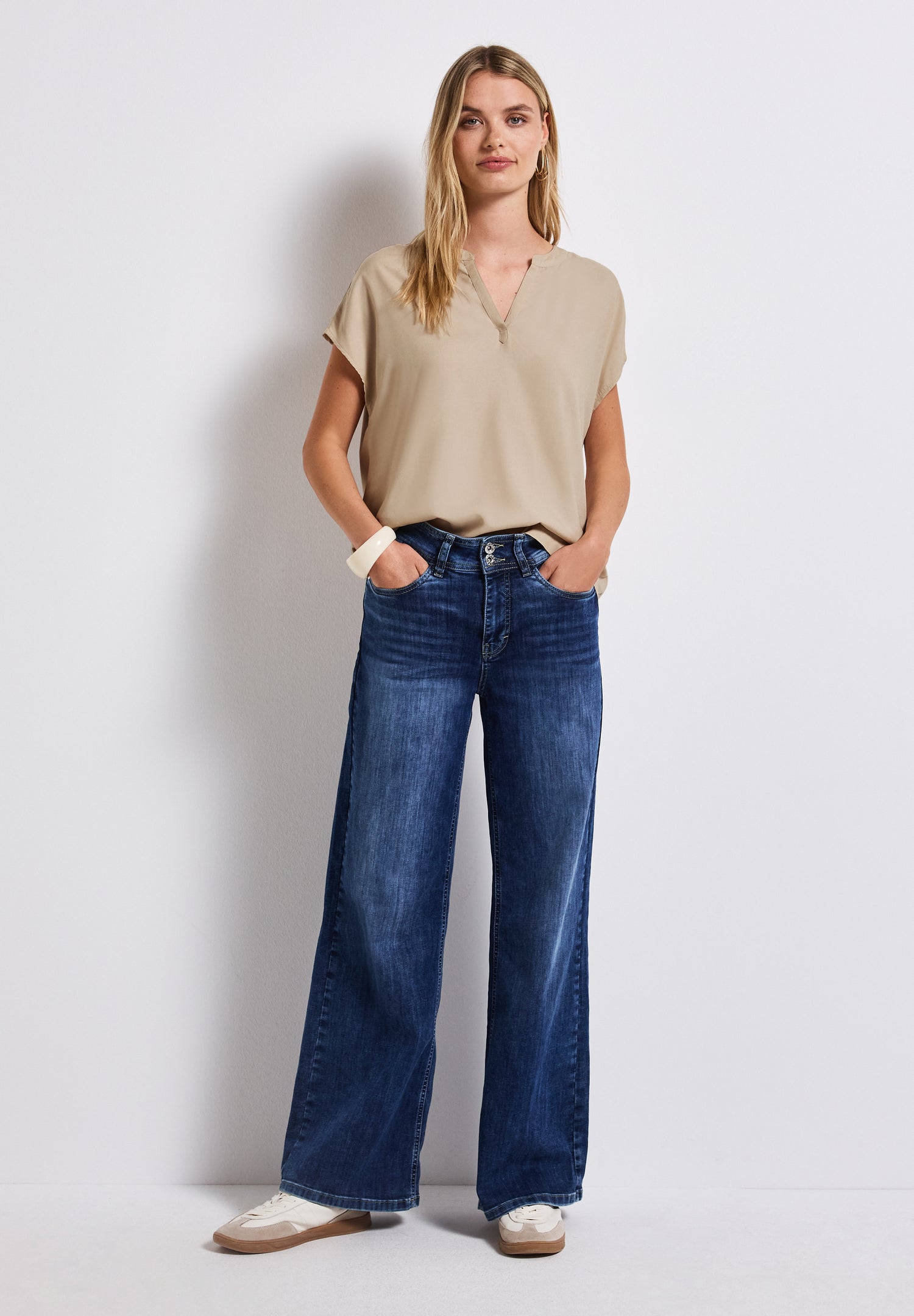 Street One Damen Basic Bluse Lockerer Schnitt Feminine Details Viskosematerial