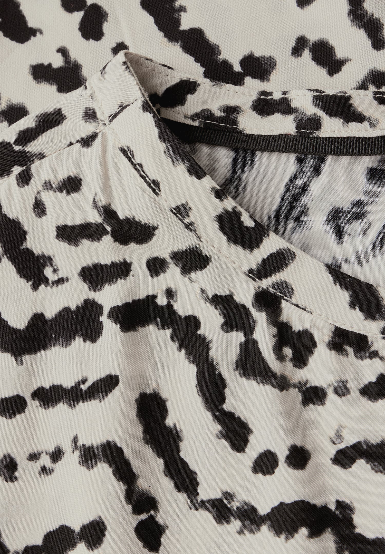 Street One Damenbluse mit grafischem Muster und femininer Silhouette