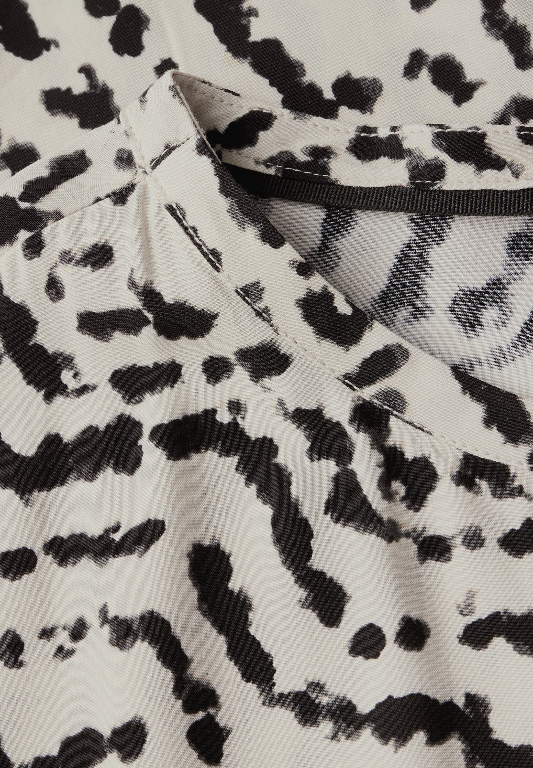 Street One Damenbluse mit grafischem Muster und femininer Silhouette