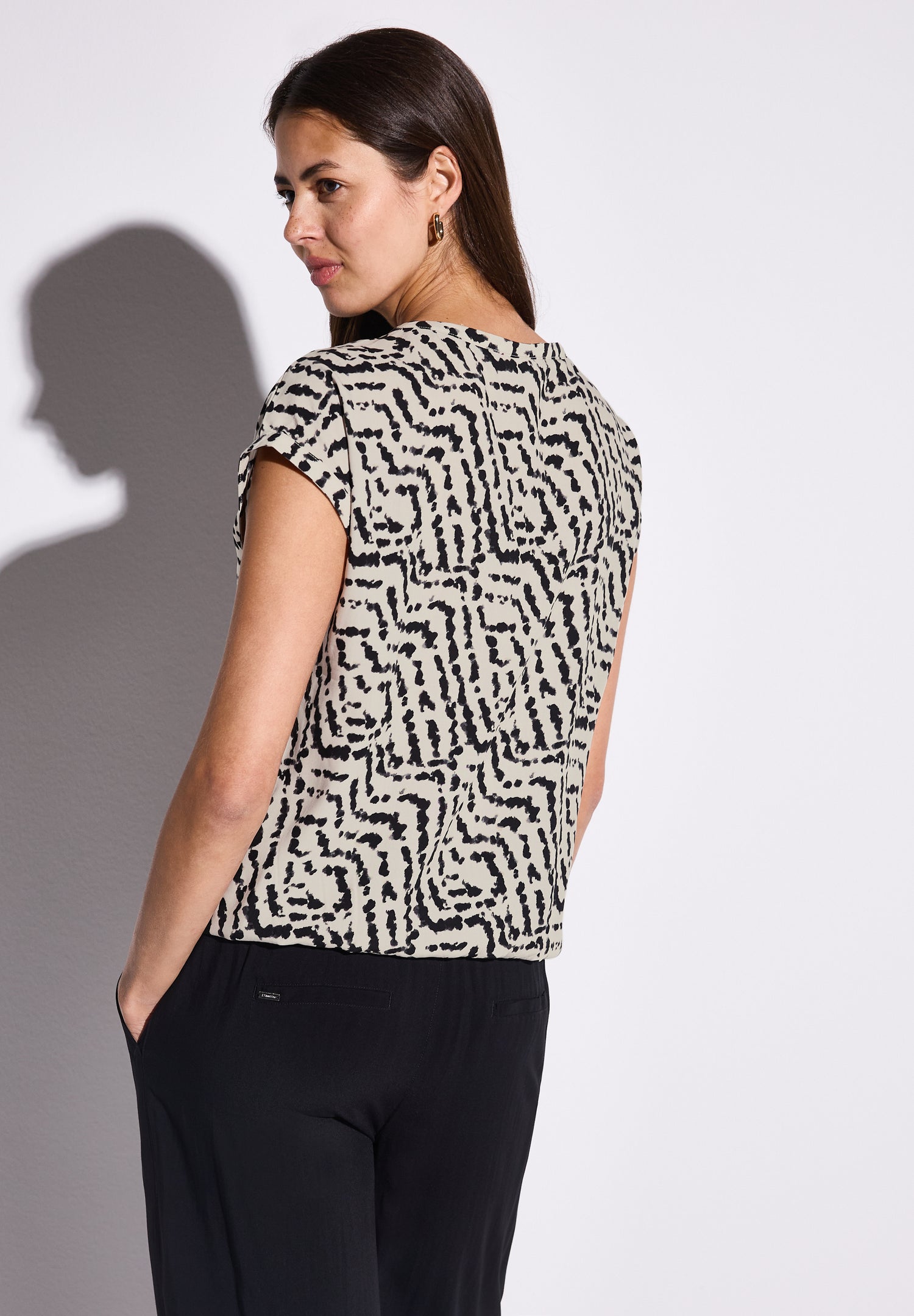 Street One Damenbluse mit grafischem Muster und femininer Silhouette