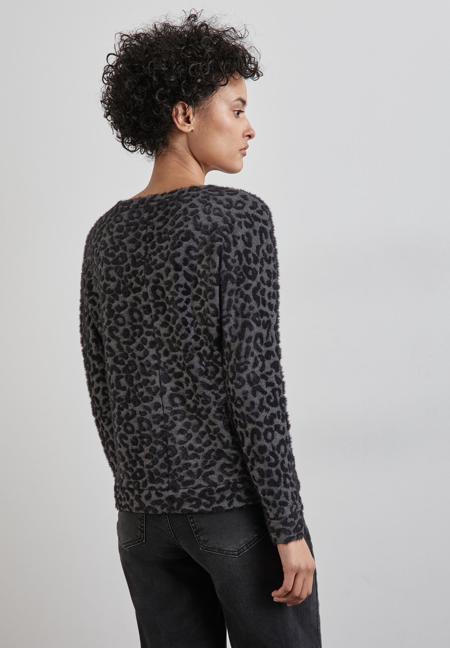Street One Langarmshirt Damen Leo-Muster V-Ausschnitt Bündchen