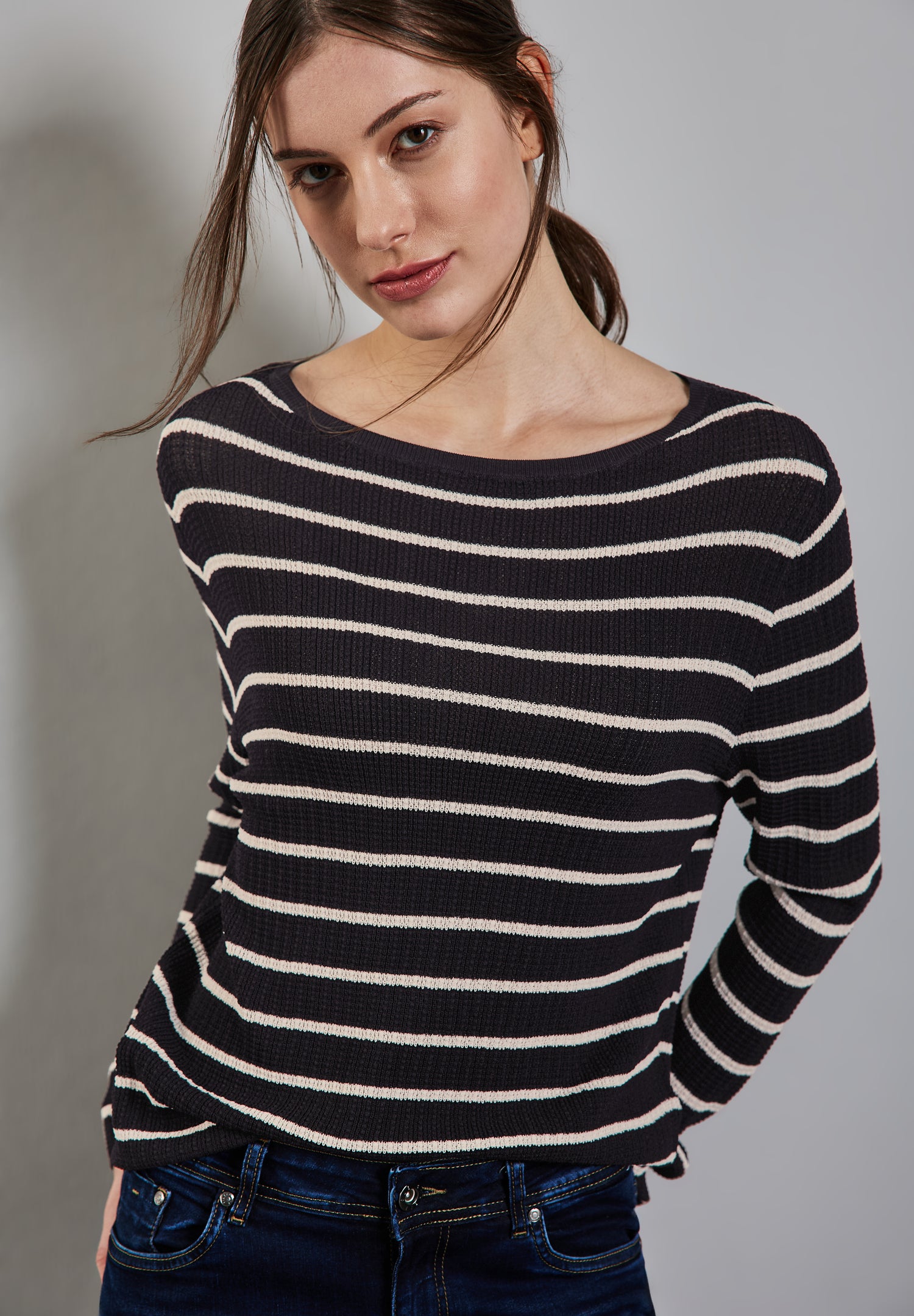 Street One gestreifter Cropped Pullover Damen moderner U-Boot-Ausschnitt
