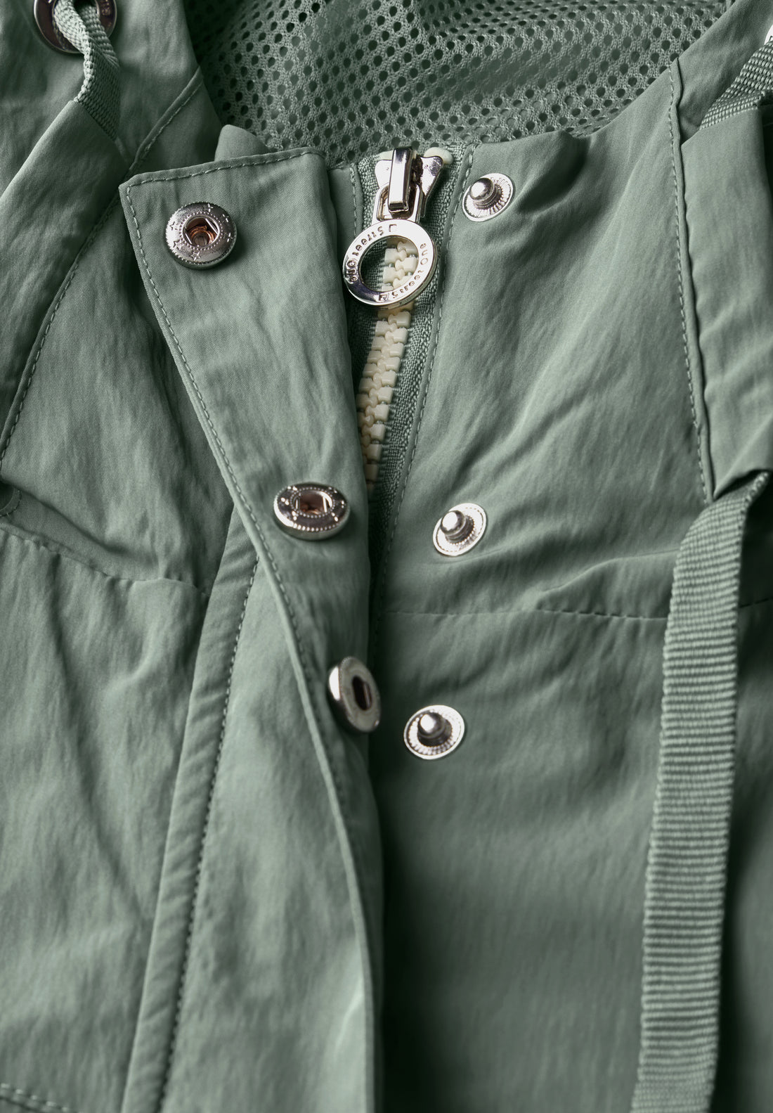 Moderner Windbreaker