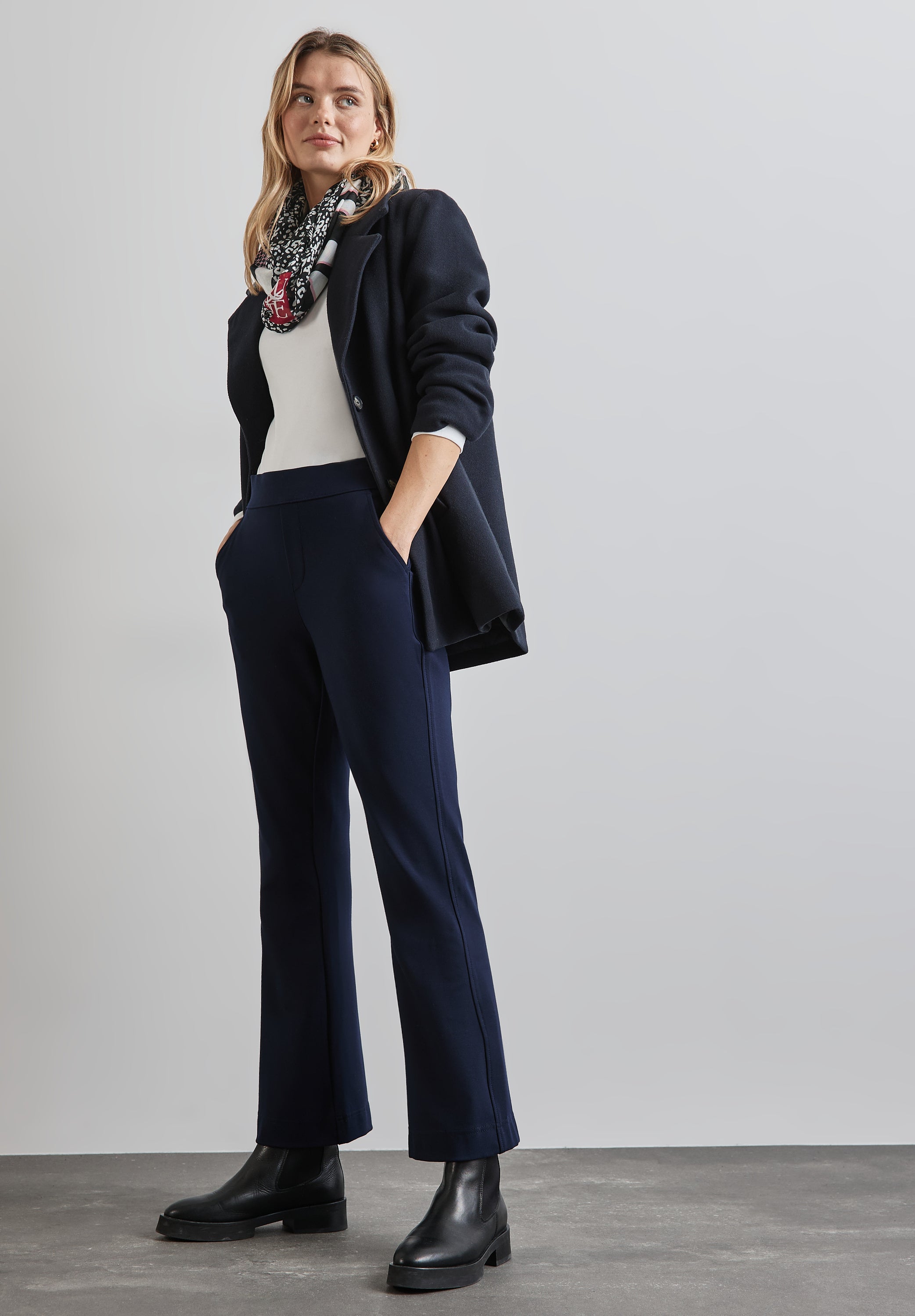 Street One Loop Schal Damen schwarz grafisches Muster