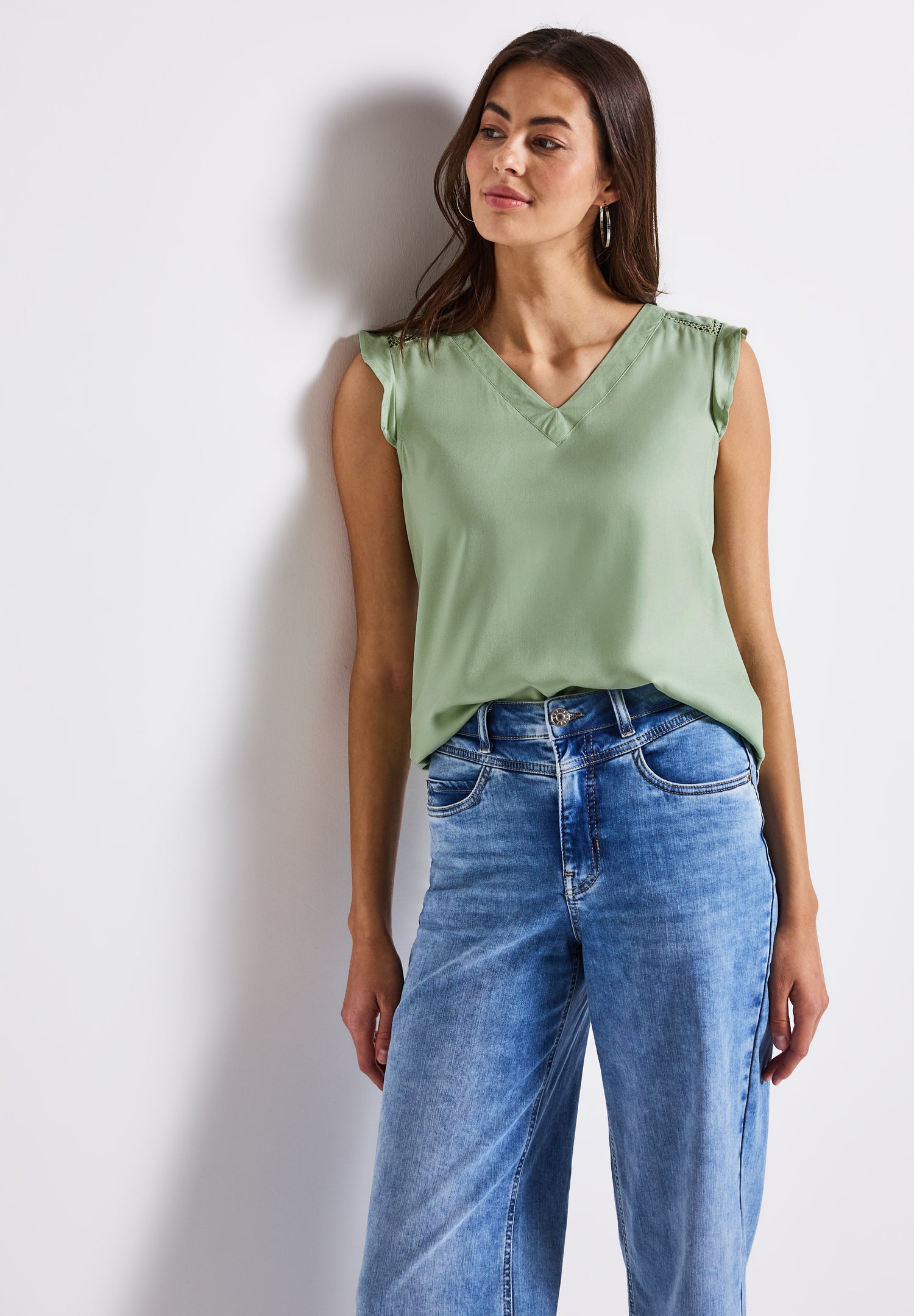 Street One V-Neck Top Damen mit Volants und Häkeldetails