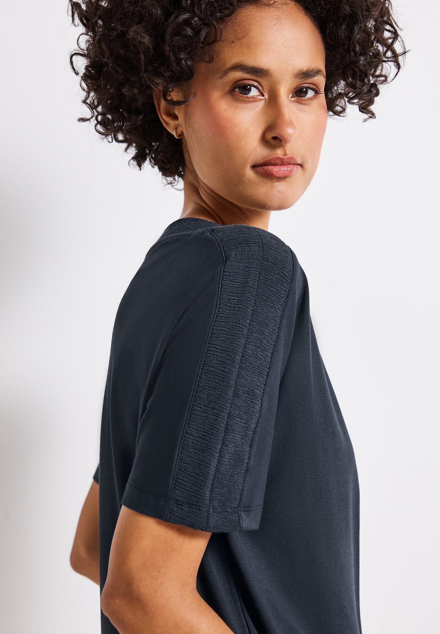 Street One Damen T-Shirt mit U-Boot-Ausschnitt und dropped shoulders