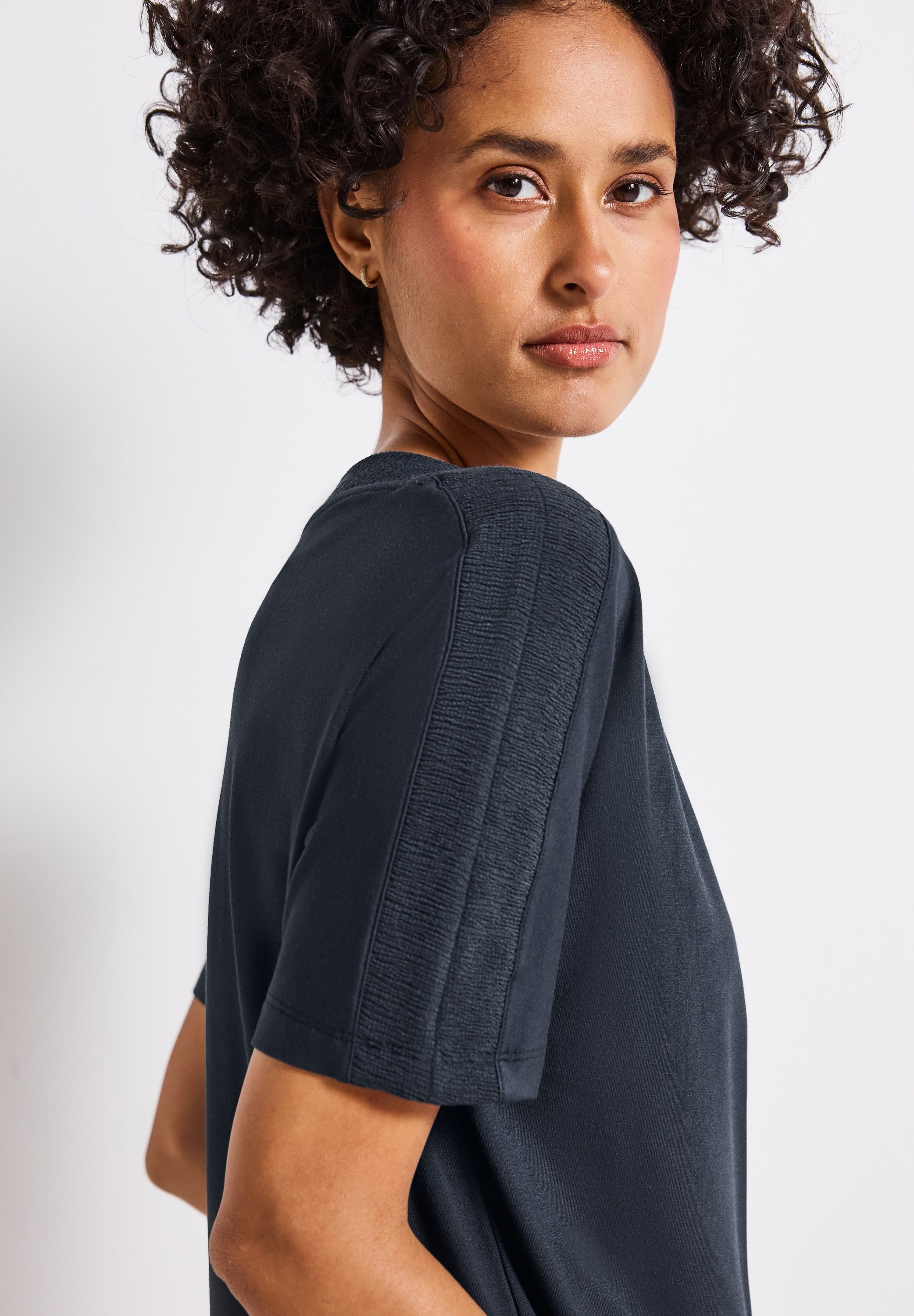 Street One Damen T-Shirt mit U-Boot-Ausschnitt und dropped shoulders