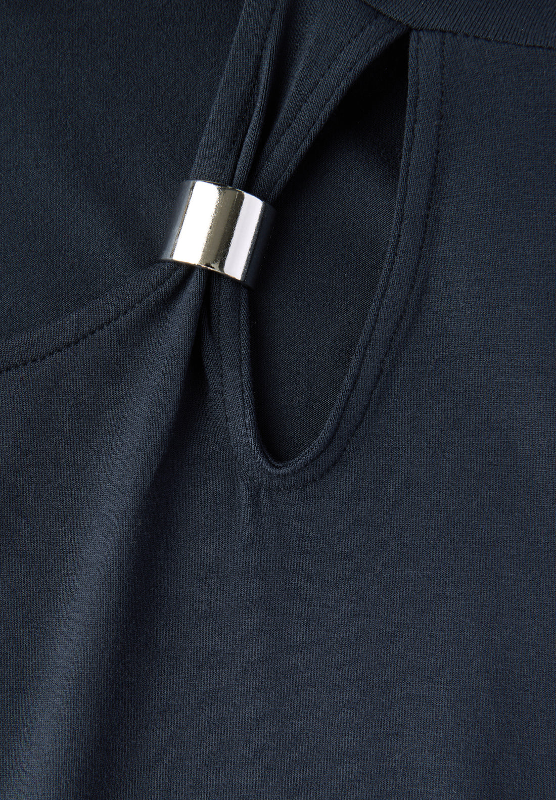 Top mit Cut-Out und Detail