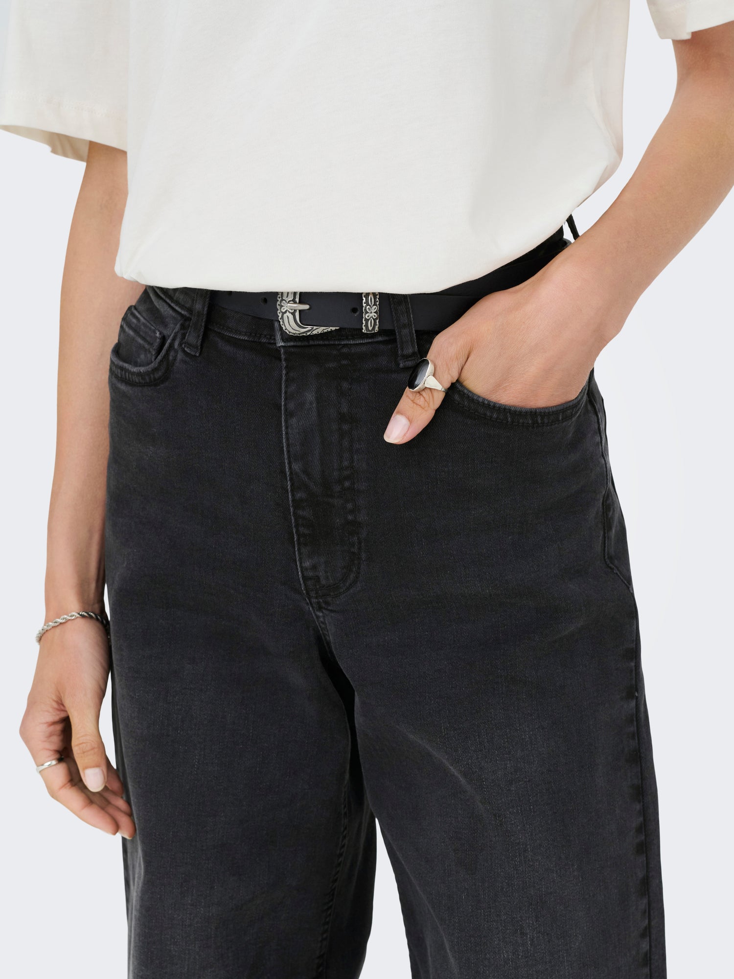 JDYFELINA-FINA HW WIDE BLK JEANSDNM NOOS