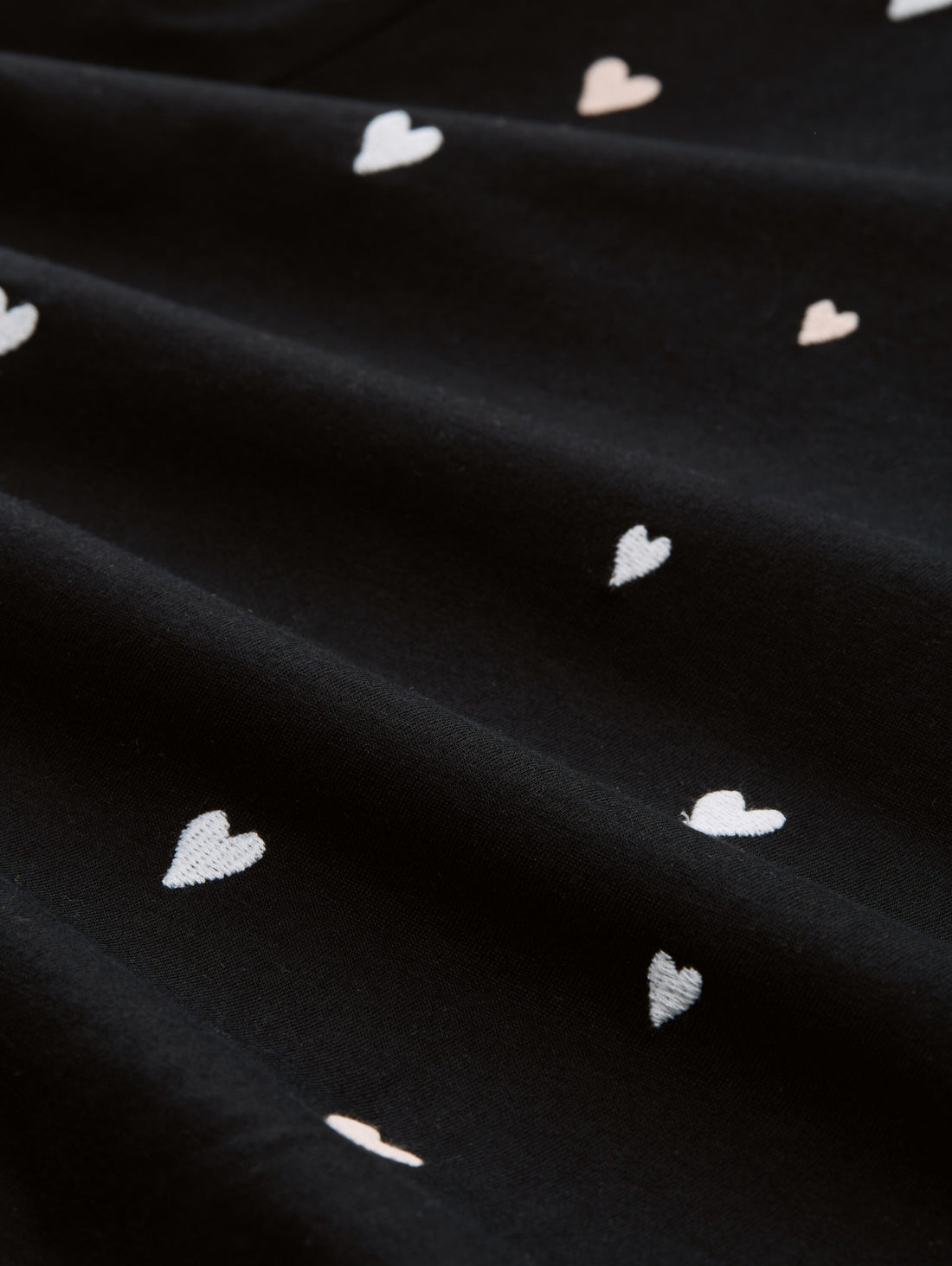 T-Shirt mit Herz-Stickerei