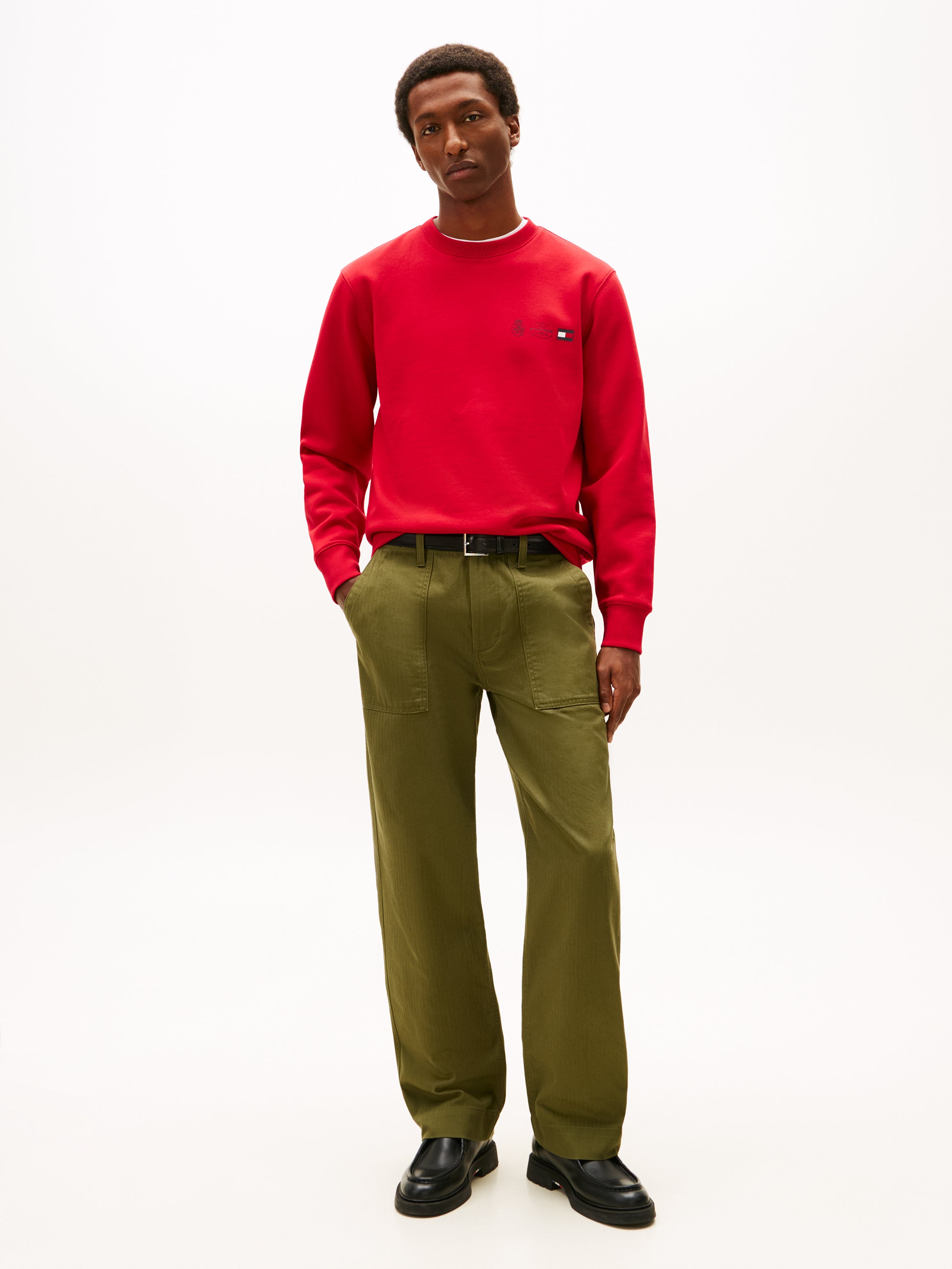 SMALL CREST OUTLINE CREW NECK