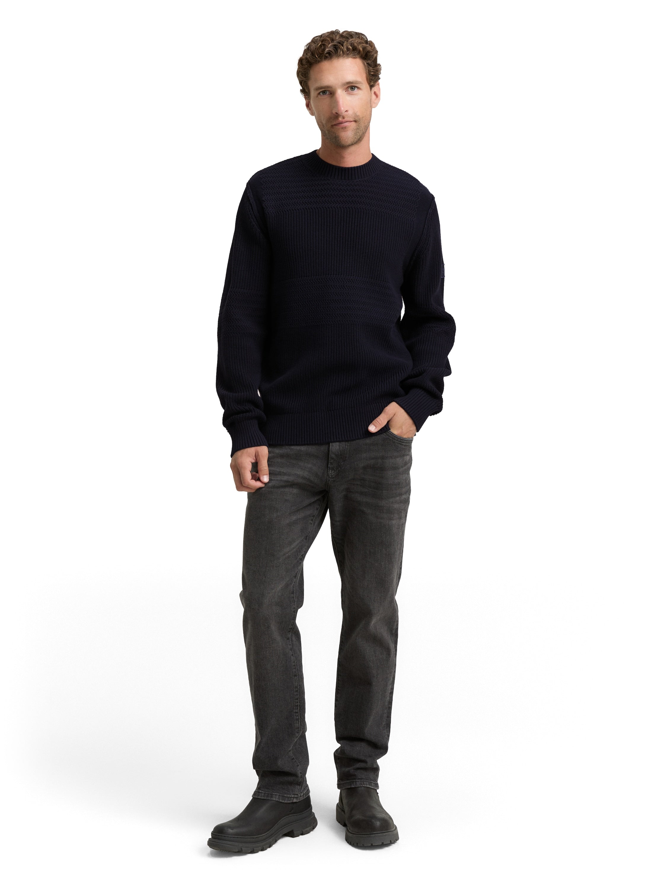Strickpullover im Strukturmix
