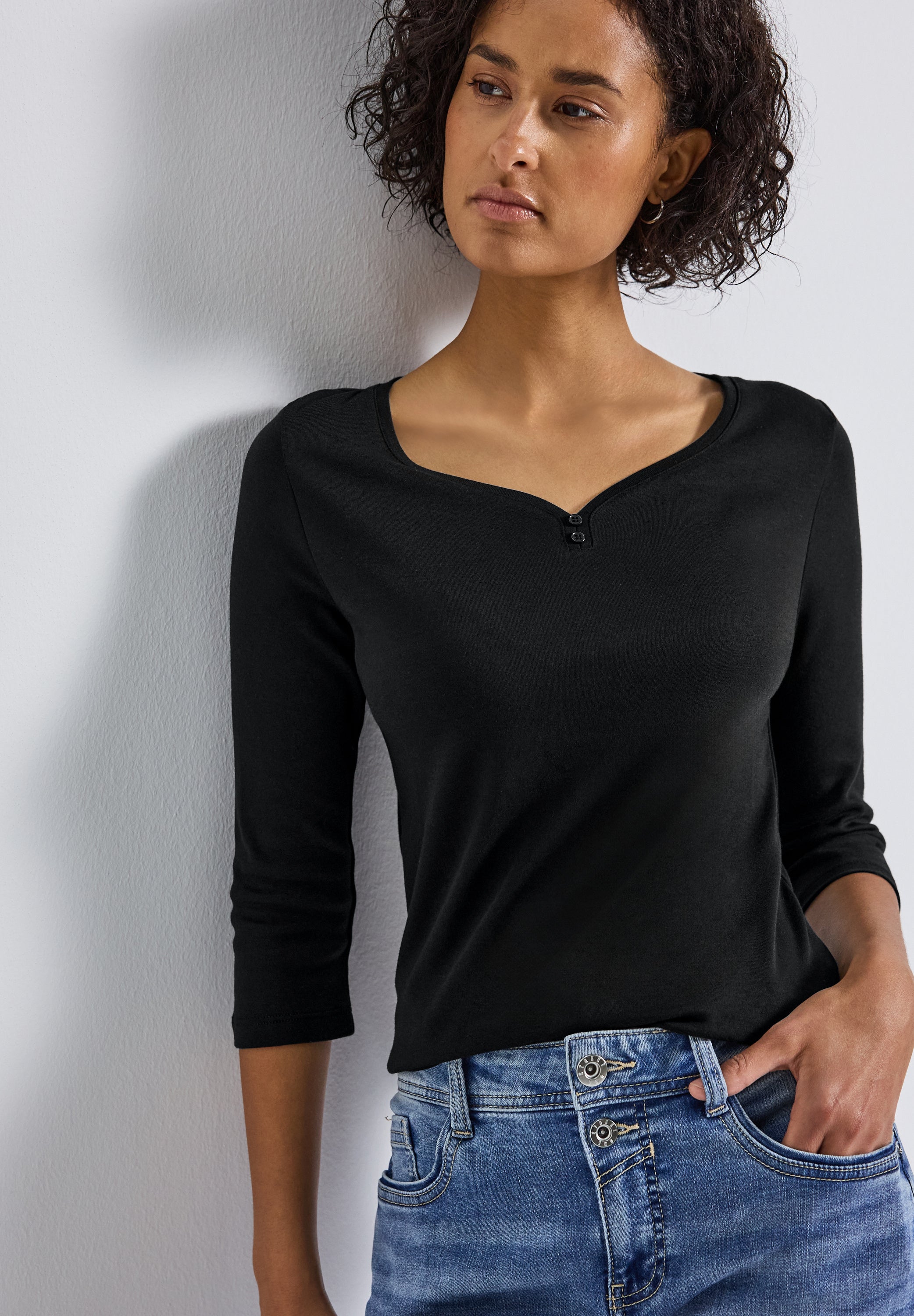 Basic Shirt mit Knopfdetail