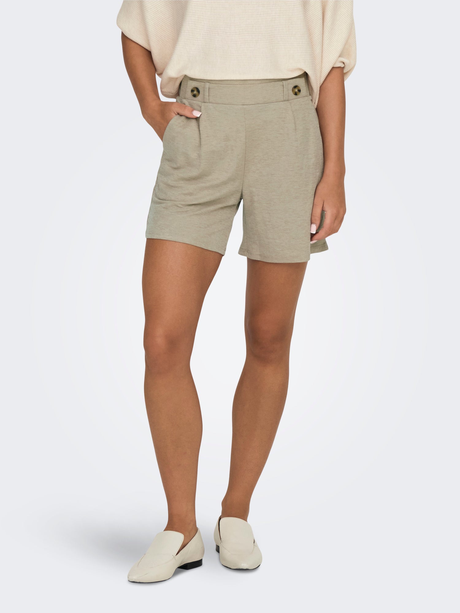 JDY Damen Shorts Knopf-Details Elastischer Bund im Rücken