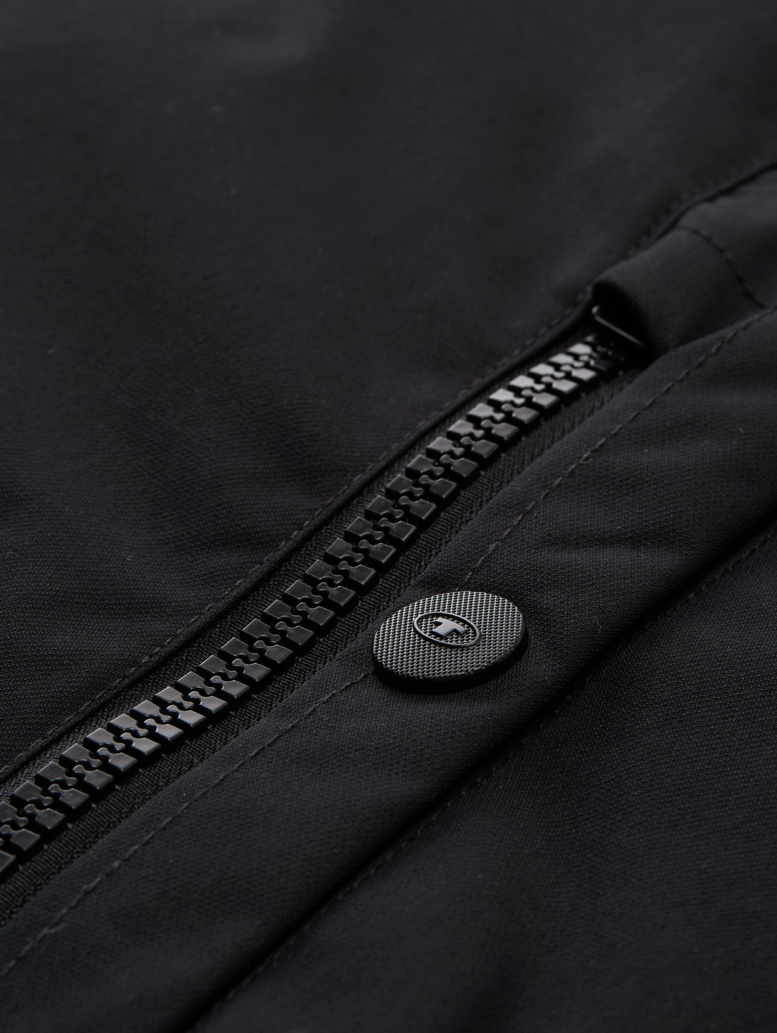 Winterjacke mit abnehmbarer Kapuze