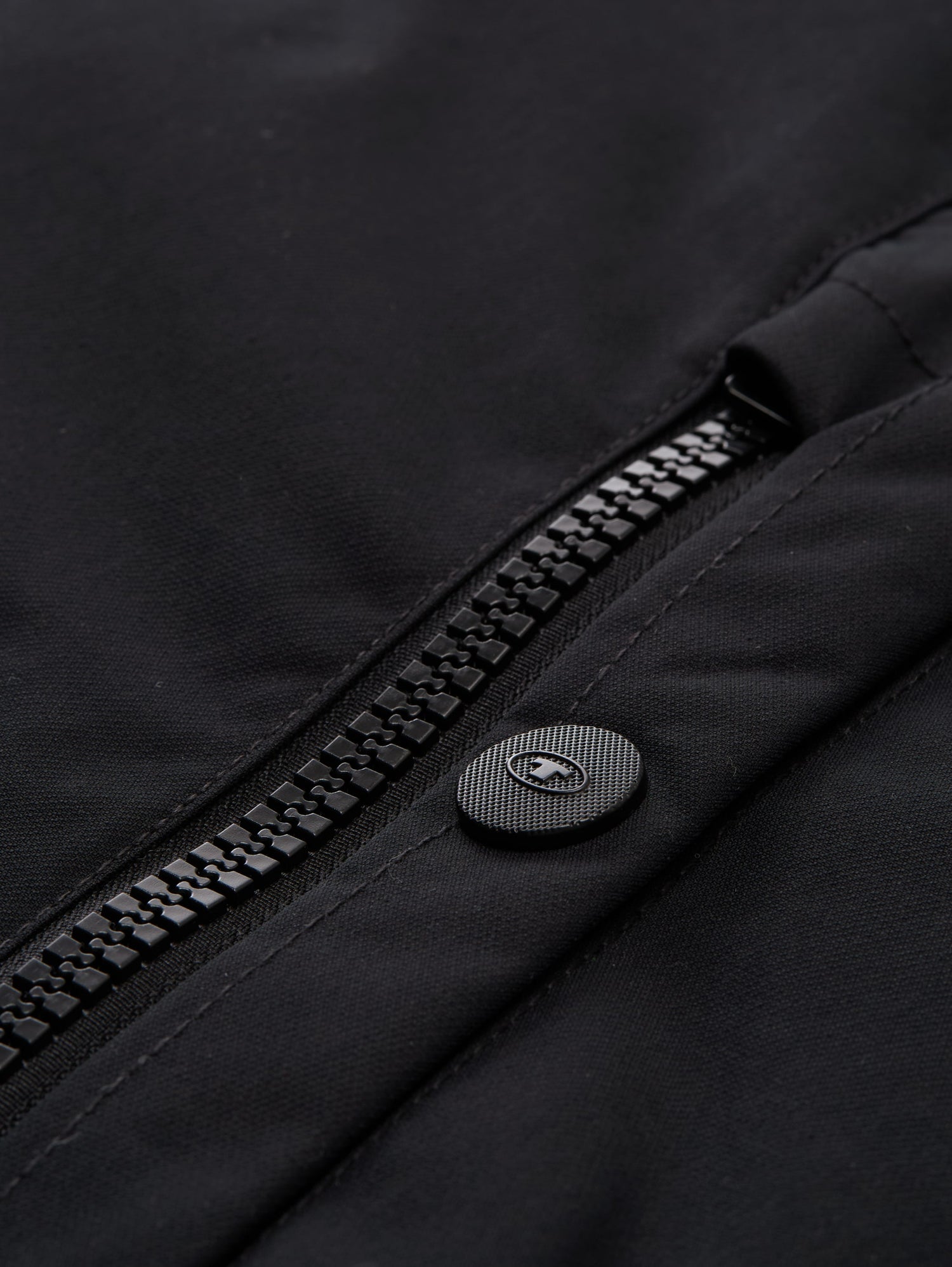 Winterjacke mit abnehmbarer Kapuze