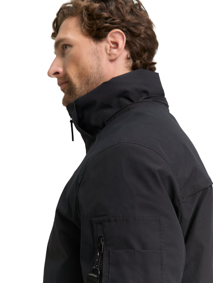 Winterjacke mit abnehmbarer Kapuze