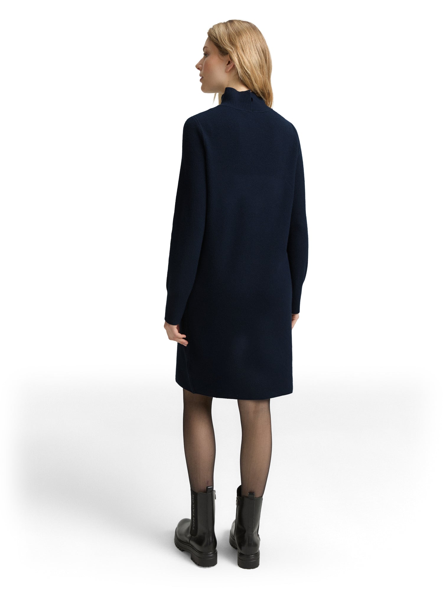 Strickkleid mit Stehkragen
