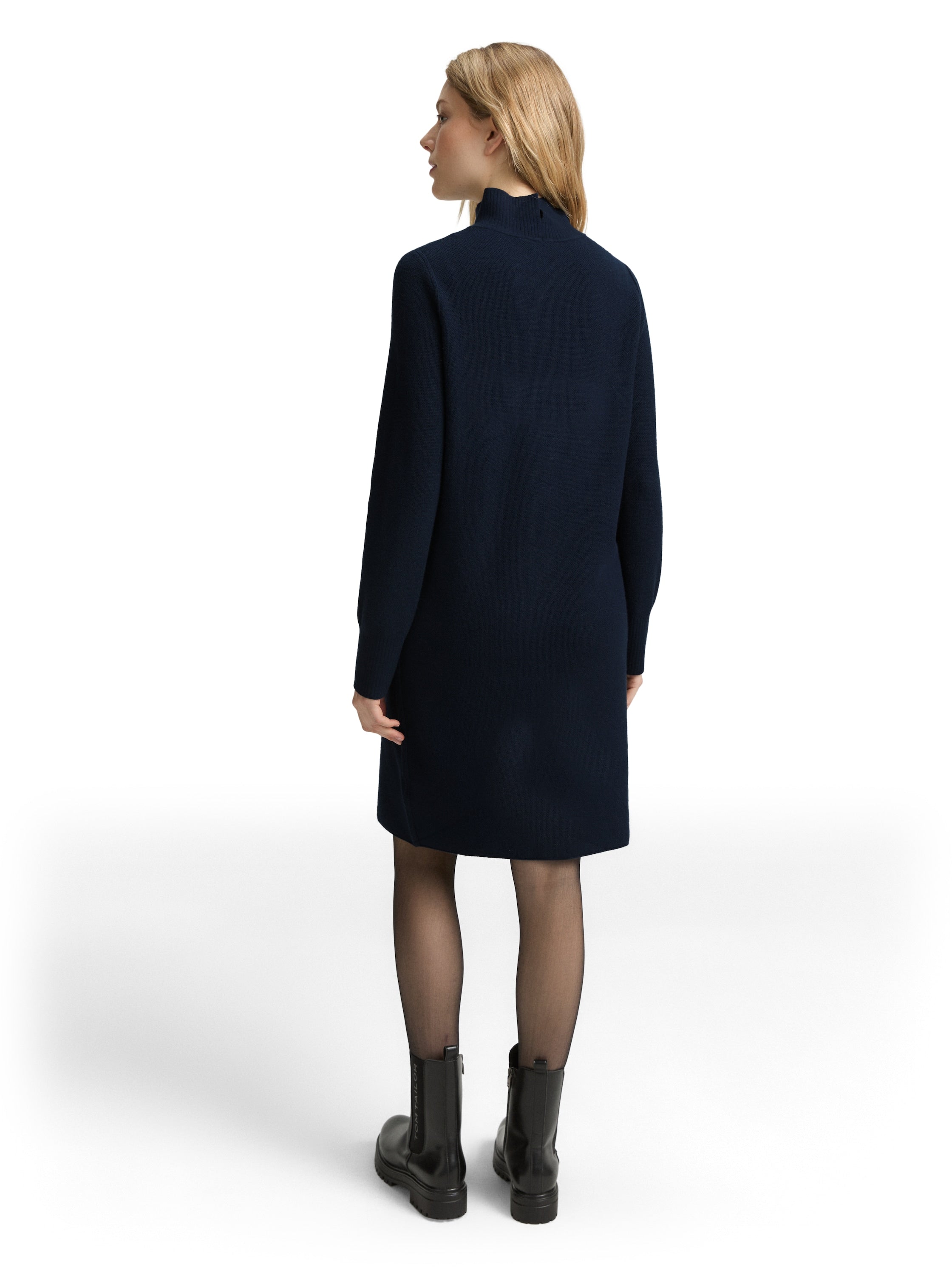 Strickkleid mit Stehkragen