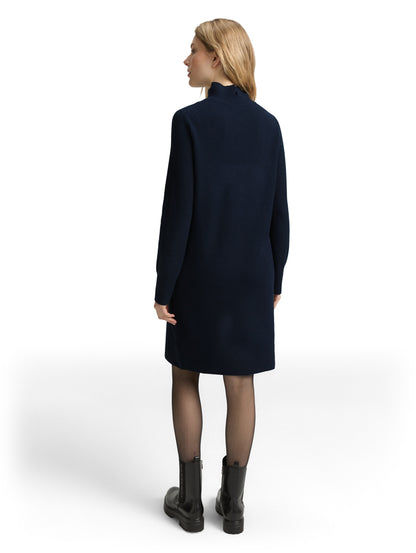 Strickkleid mit Stehkragen