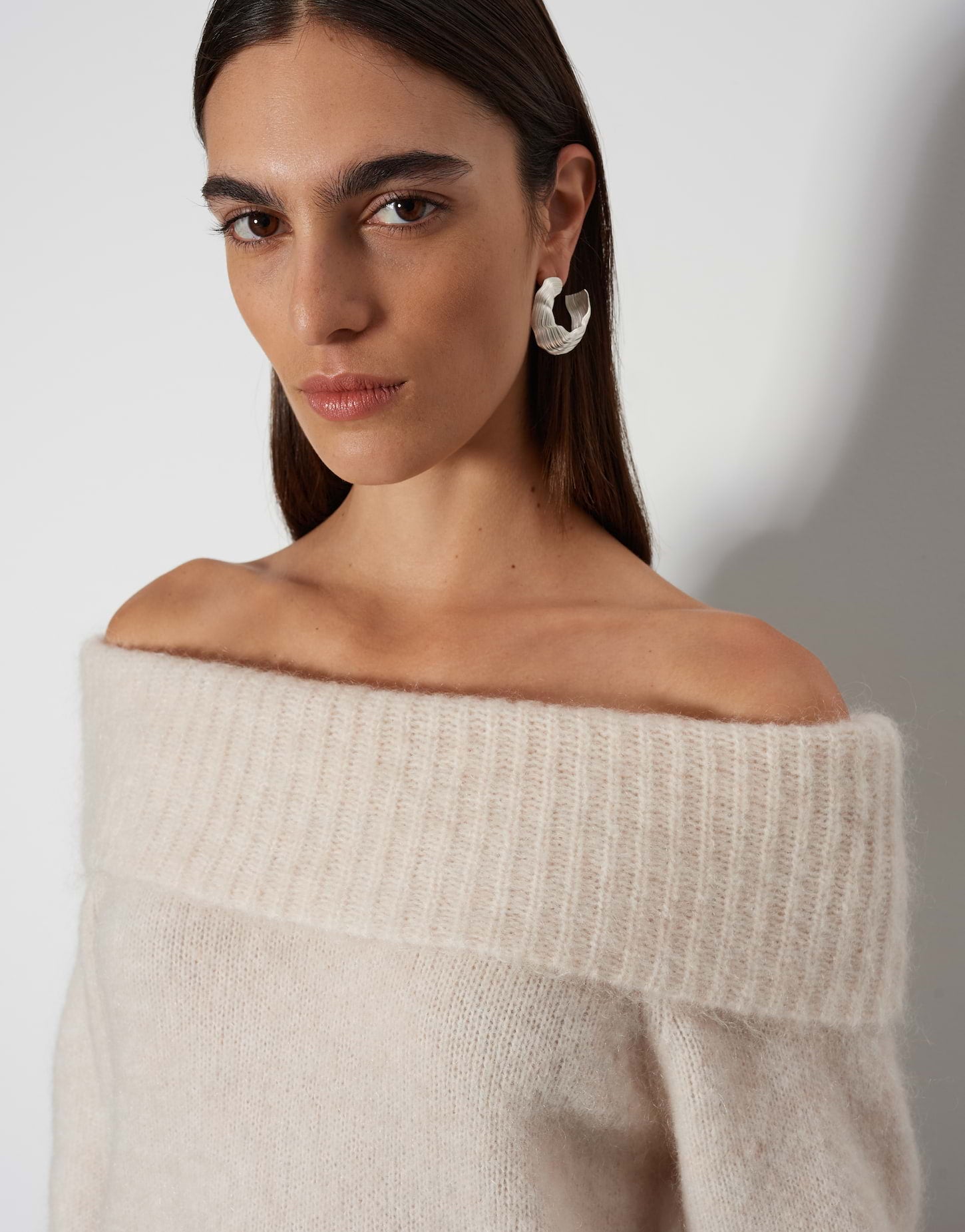 Beispielmarke Strickpullover Damen Flauschiger One-Shoulder Style