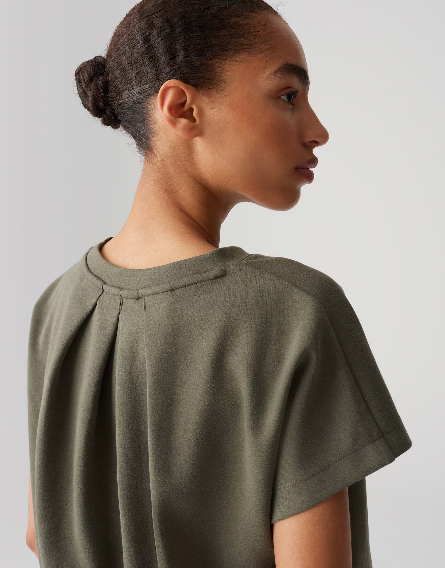 OPUS Boxy Fit Damen T-Shirt mit überschnittenen Kurzarmen und Faltendetail am Rücken