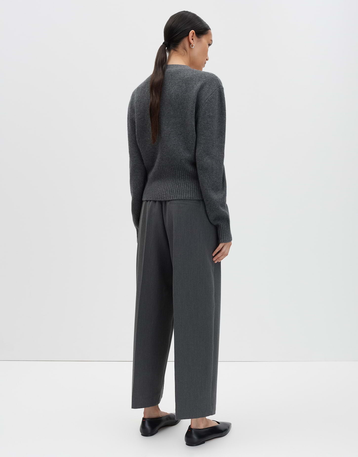 Webware Damen Hose mit ovalem Beinverlauf und Bügelfalten