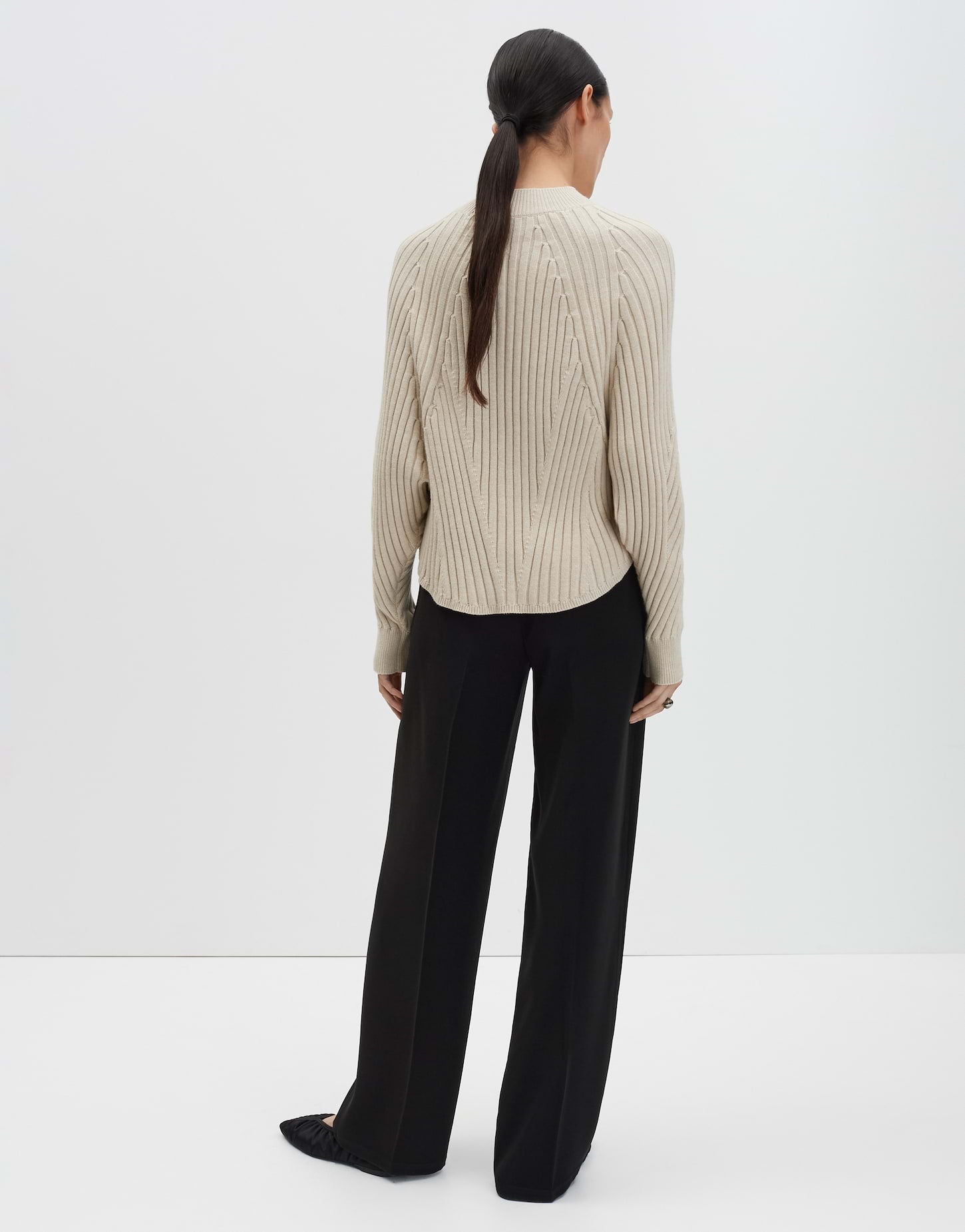 Feinstrick Pullover Damen überschnittener Langarm asymmetrische Rippstruktur