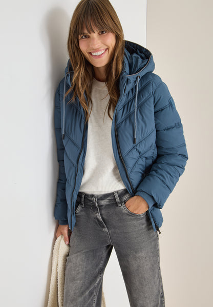 Steppjacke mit Kapuze