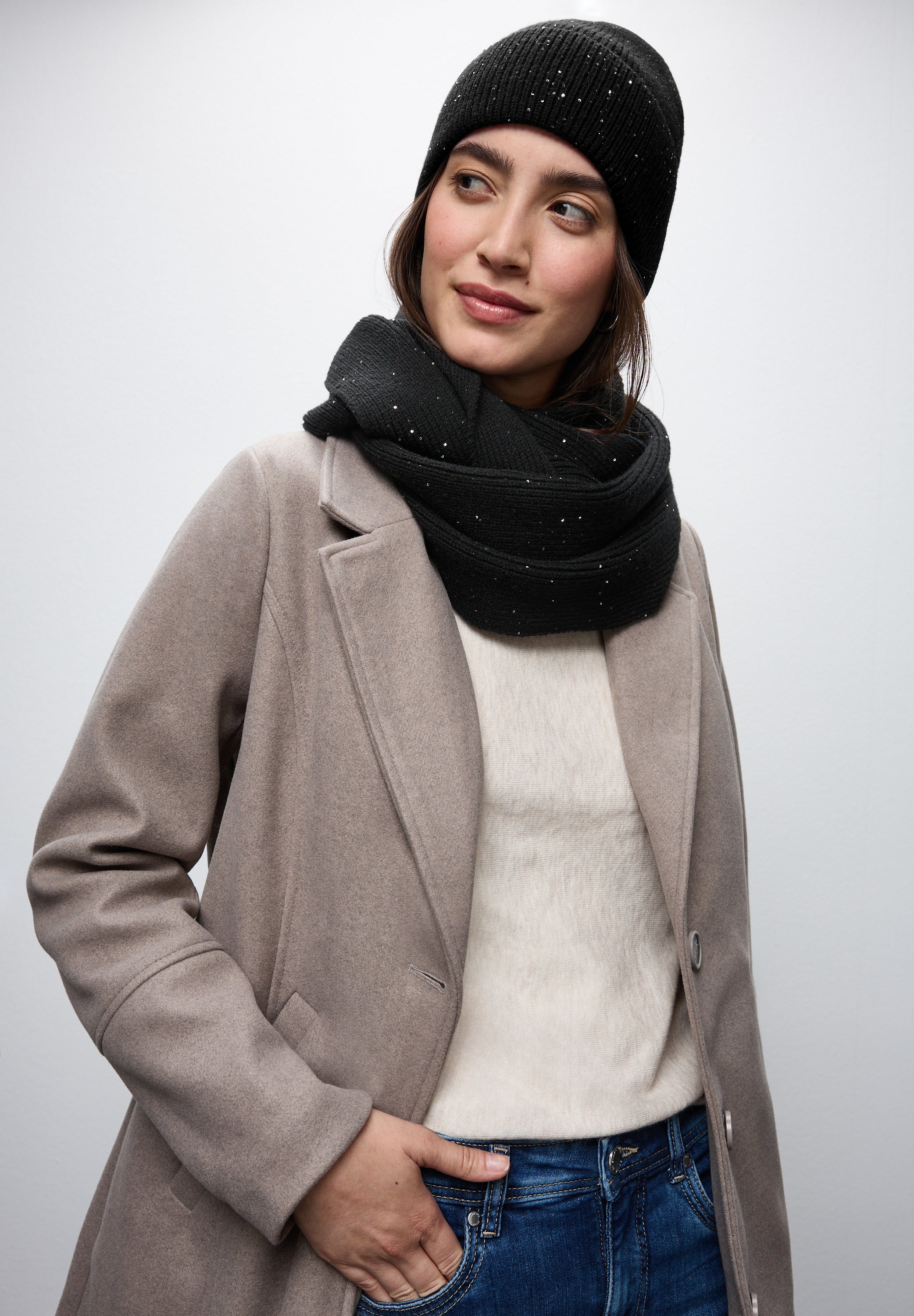 Beanie mit Pailletten