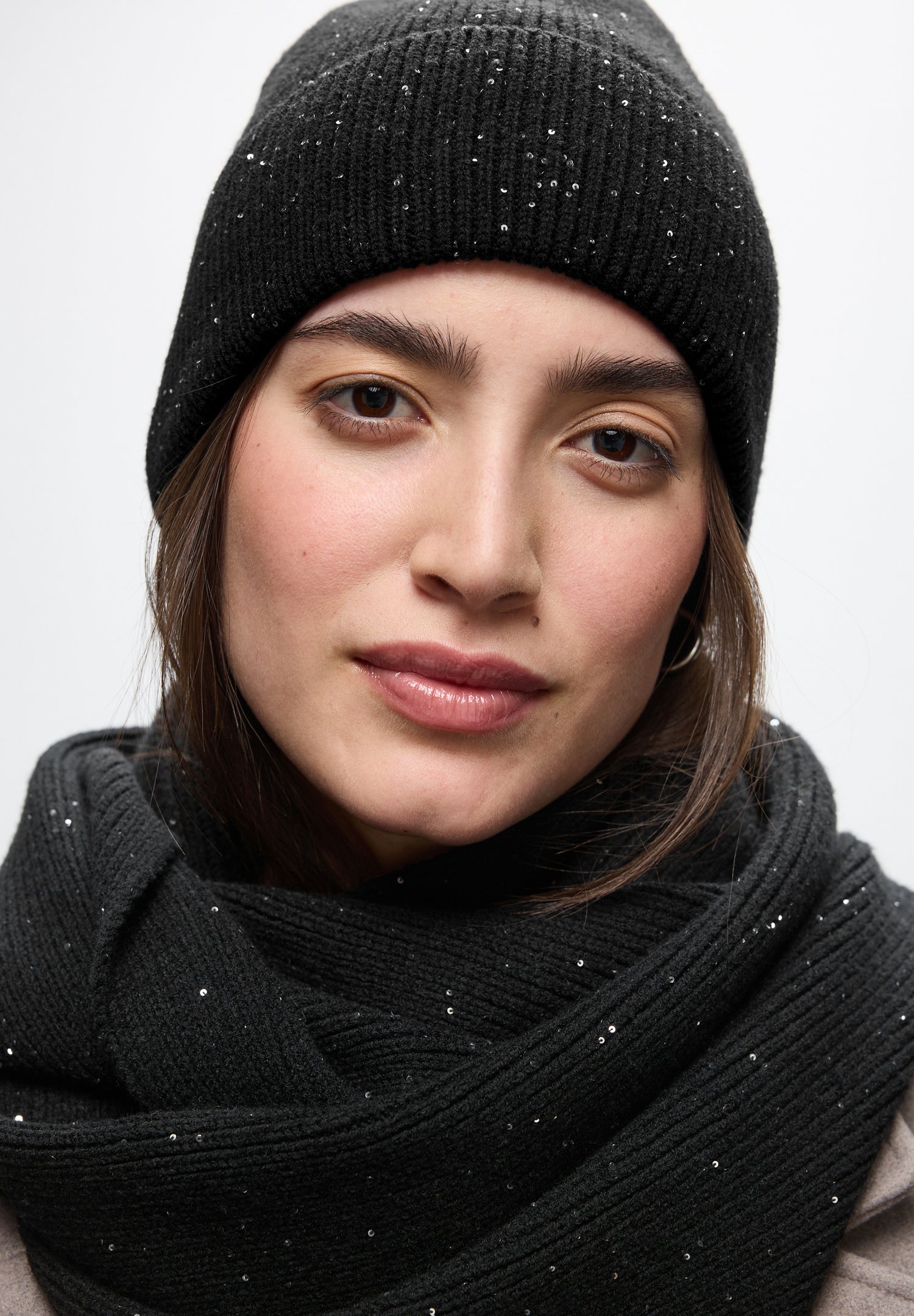 Beanie mit Pailletten
