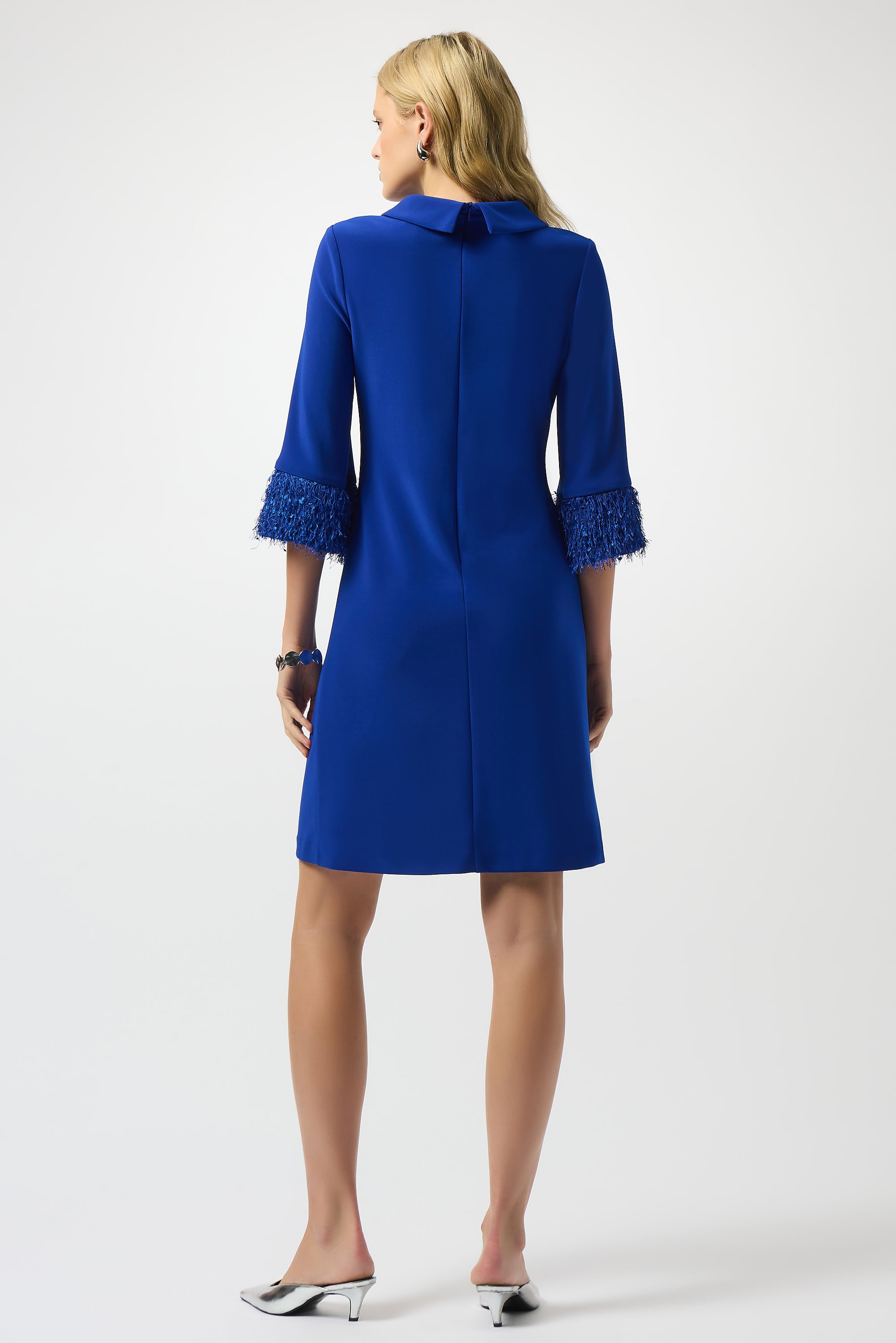 Kleid in A-Linie aus feinem Jersey und neuartigem Stoff