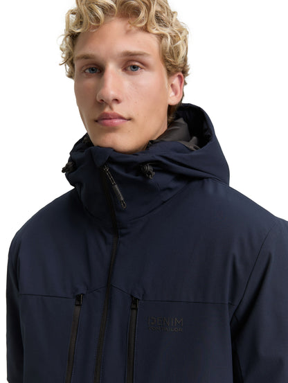 Jacke mit wasserabweisender Funktion