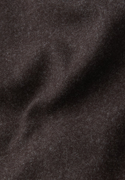 Softer Schal mit Dekosteinen