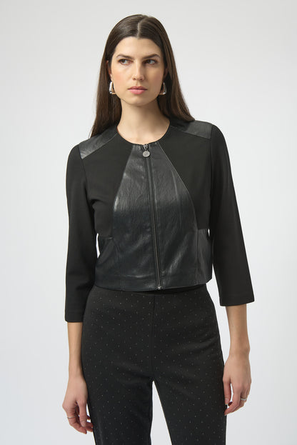 Figurbetonte Jacke aus schwerem Strick und Kunstleder