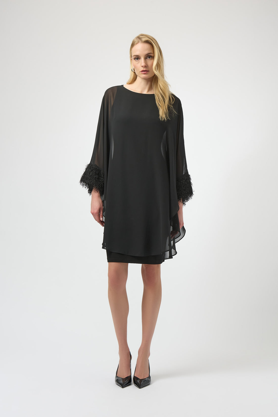 Lagenkleid aus Jersey und Chiffon mit Fransen