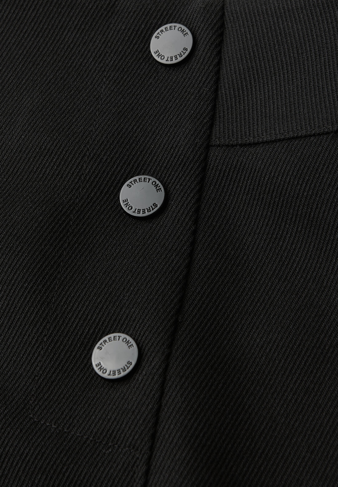 Rock mit Knopfdetail